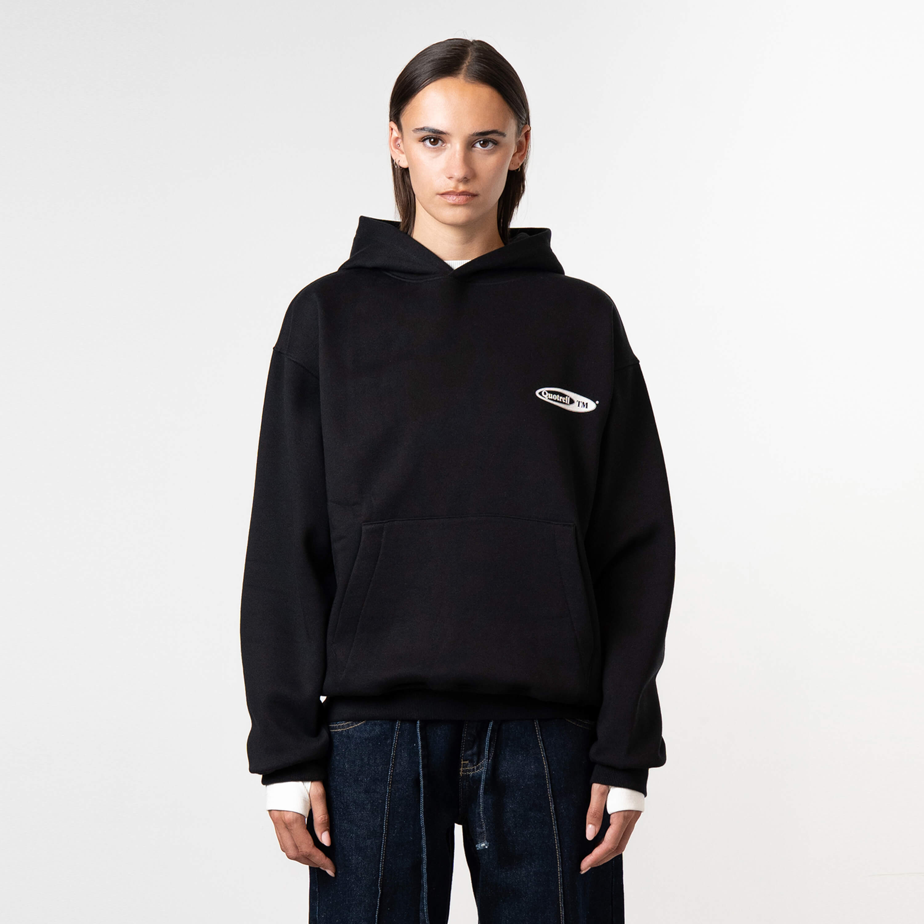 Model is 175 cm and wears size S