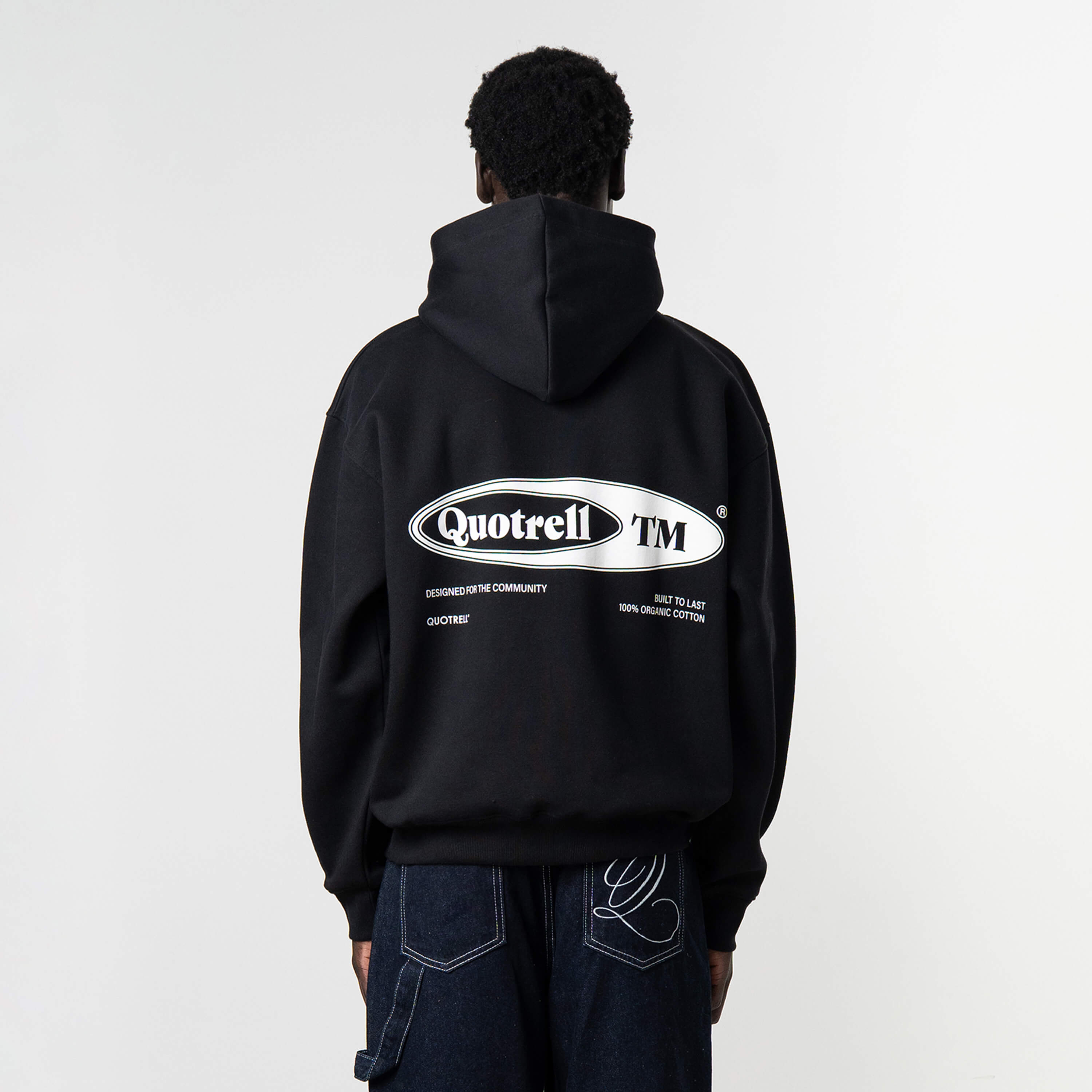 Model is 189 cm, 74 kg, and wears size M