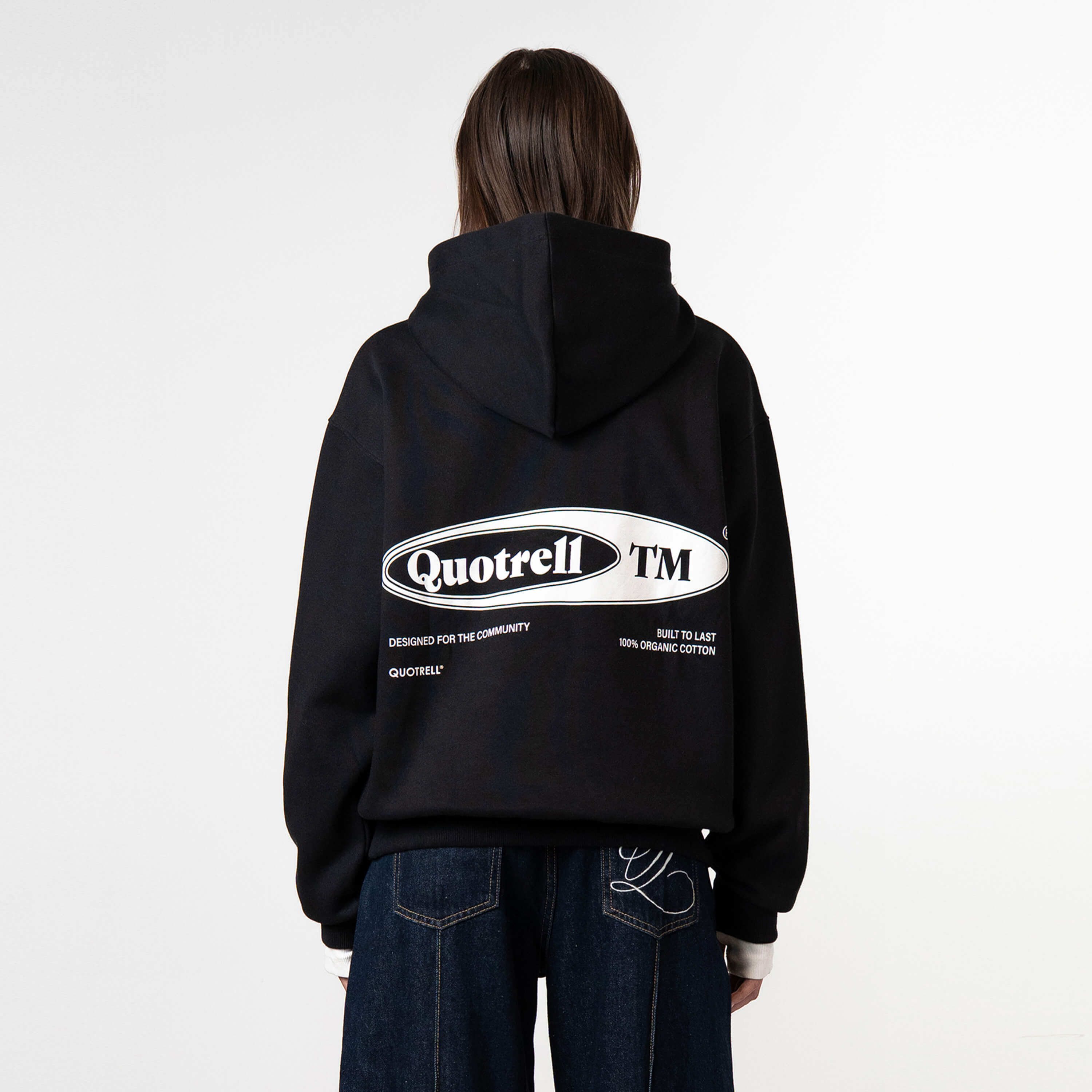Model is 175 cm and wears size S