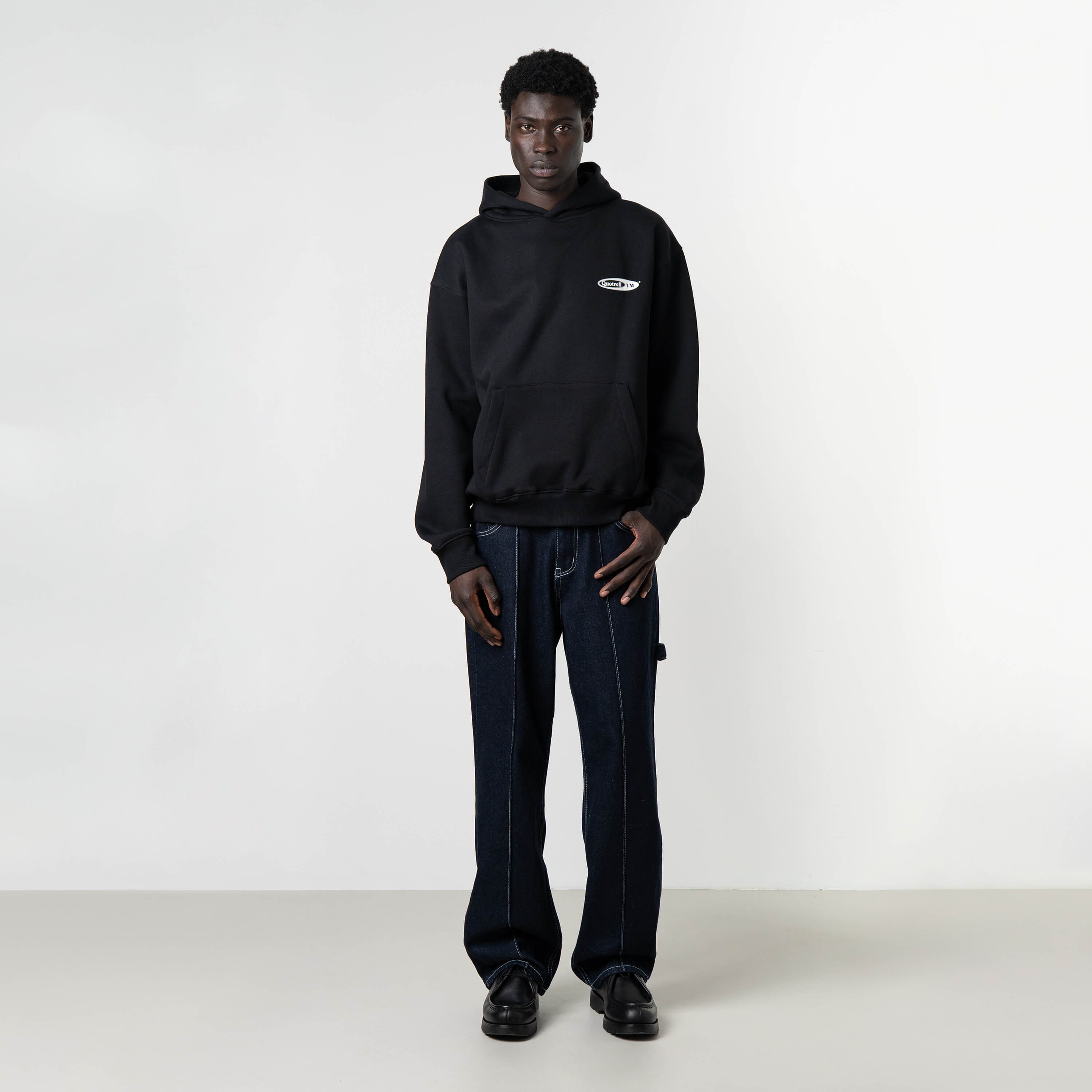 Model is 189 cm, 74 kg, and wears size M