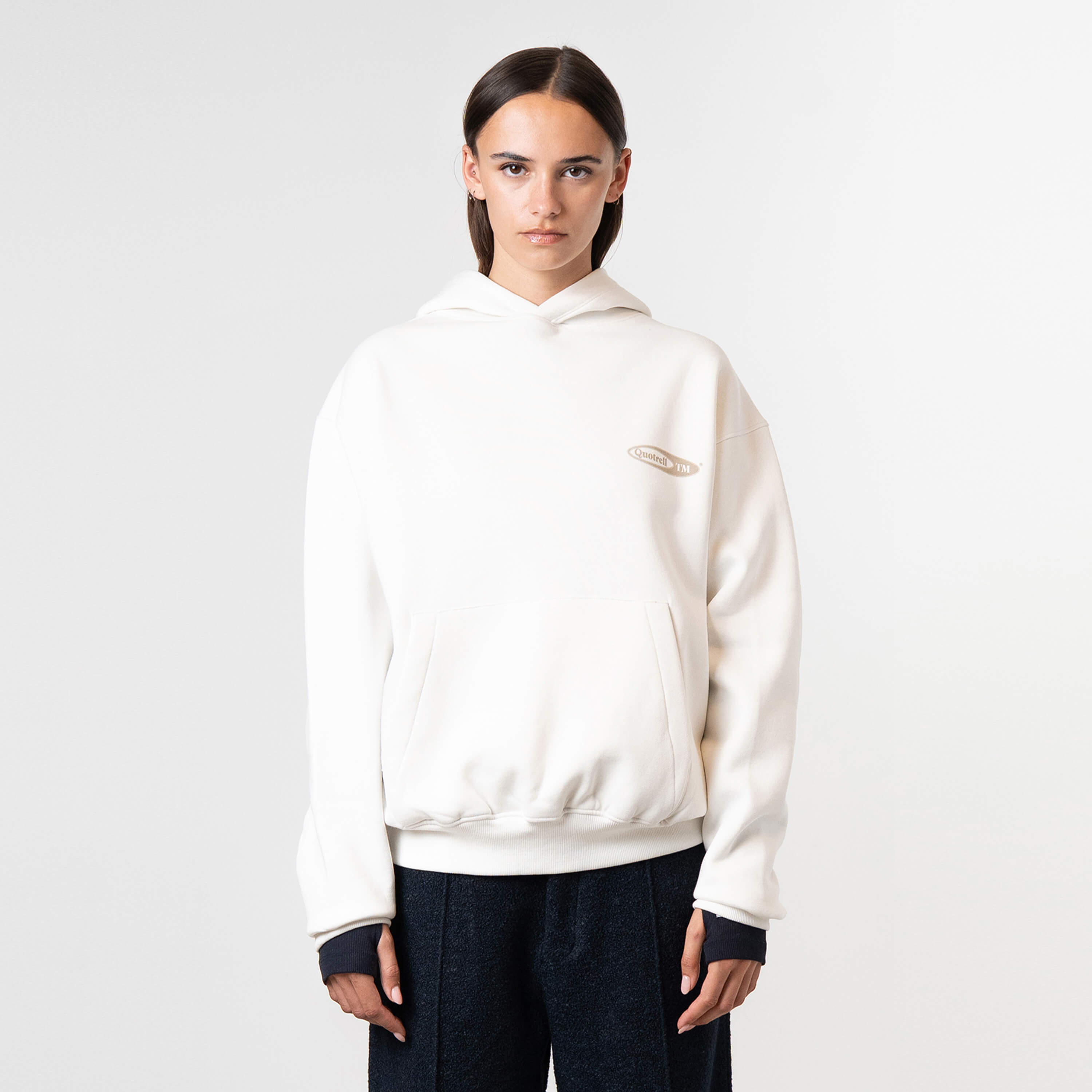 Model is 175 cm and wears size S