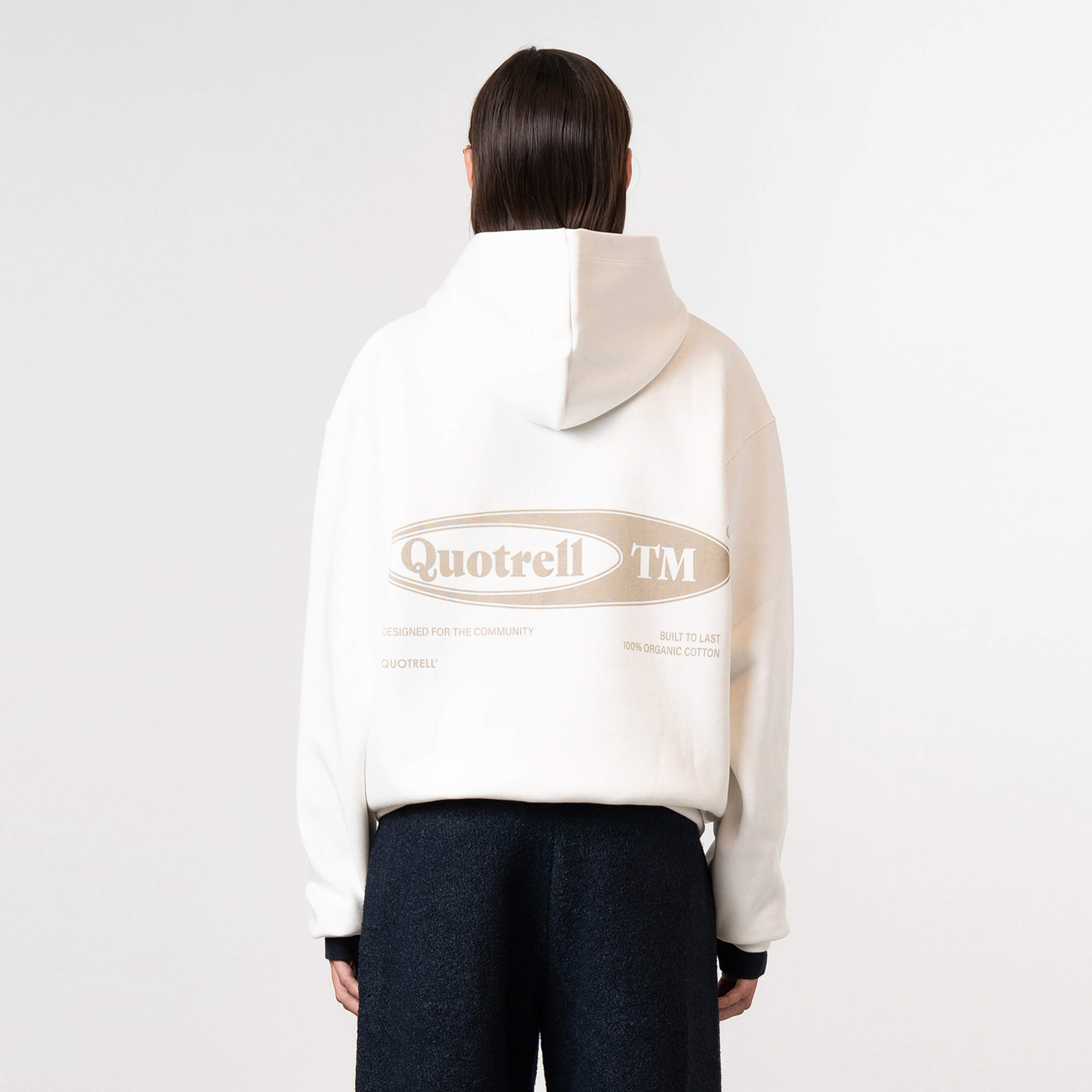 Model is 175 cm and wears size S