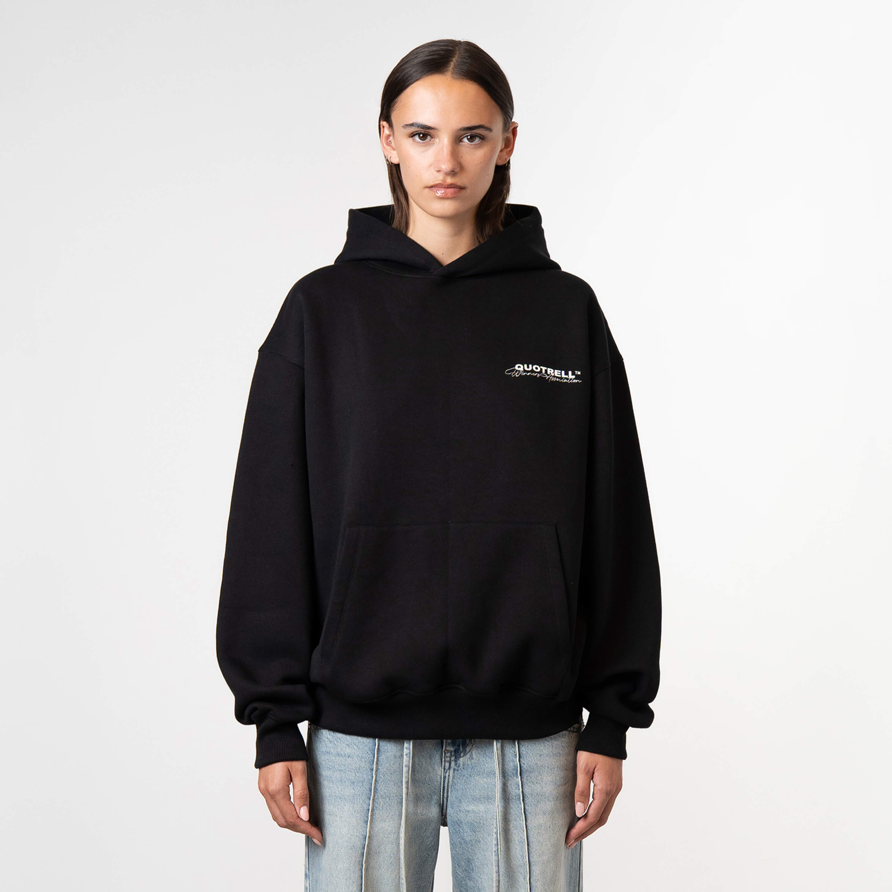 Model is 175 cm and wears size S