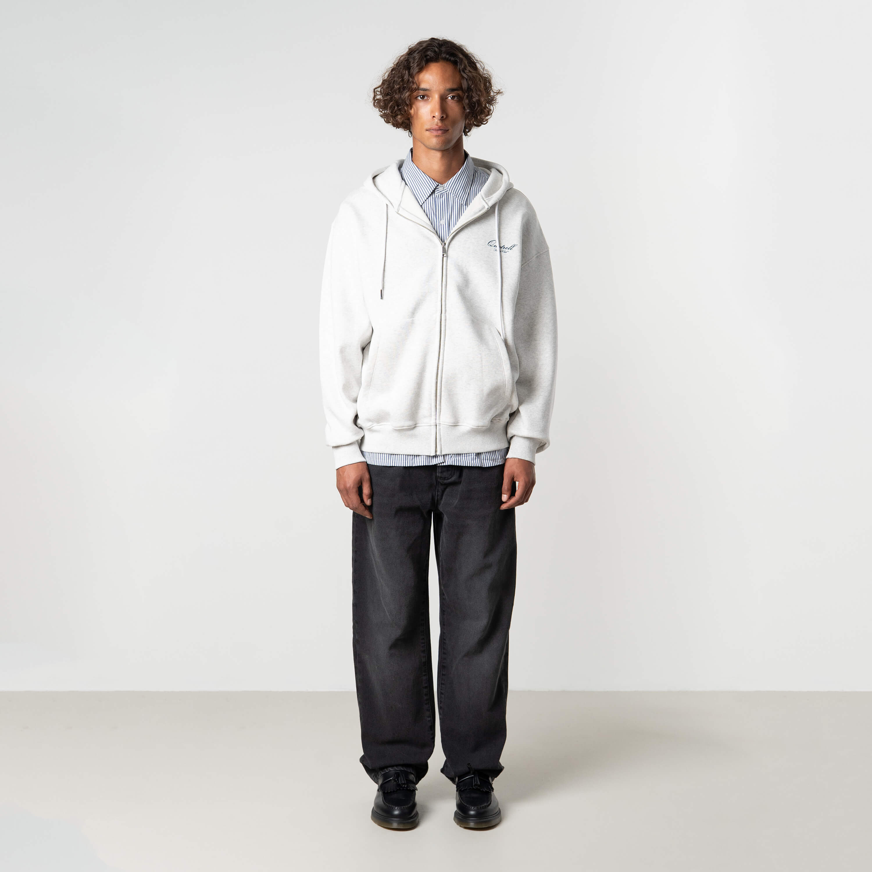 Model is 184 cm, 70 kg, and wears size M