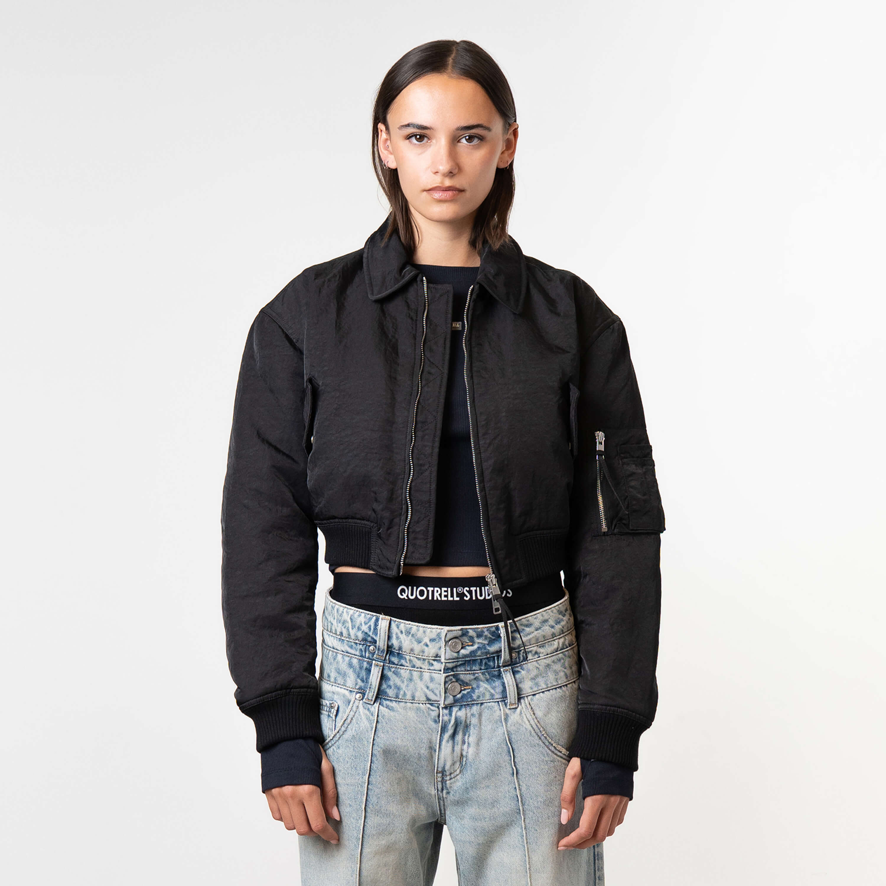 Model is 175 cm and wears size S