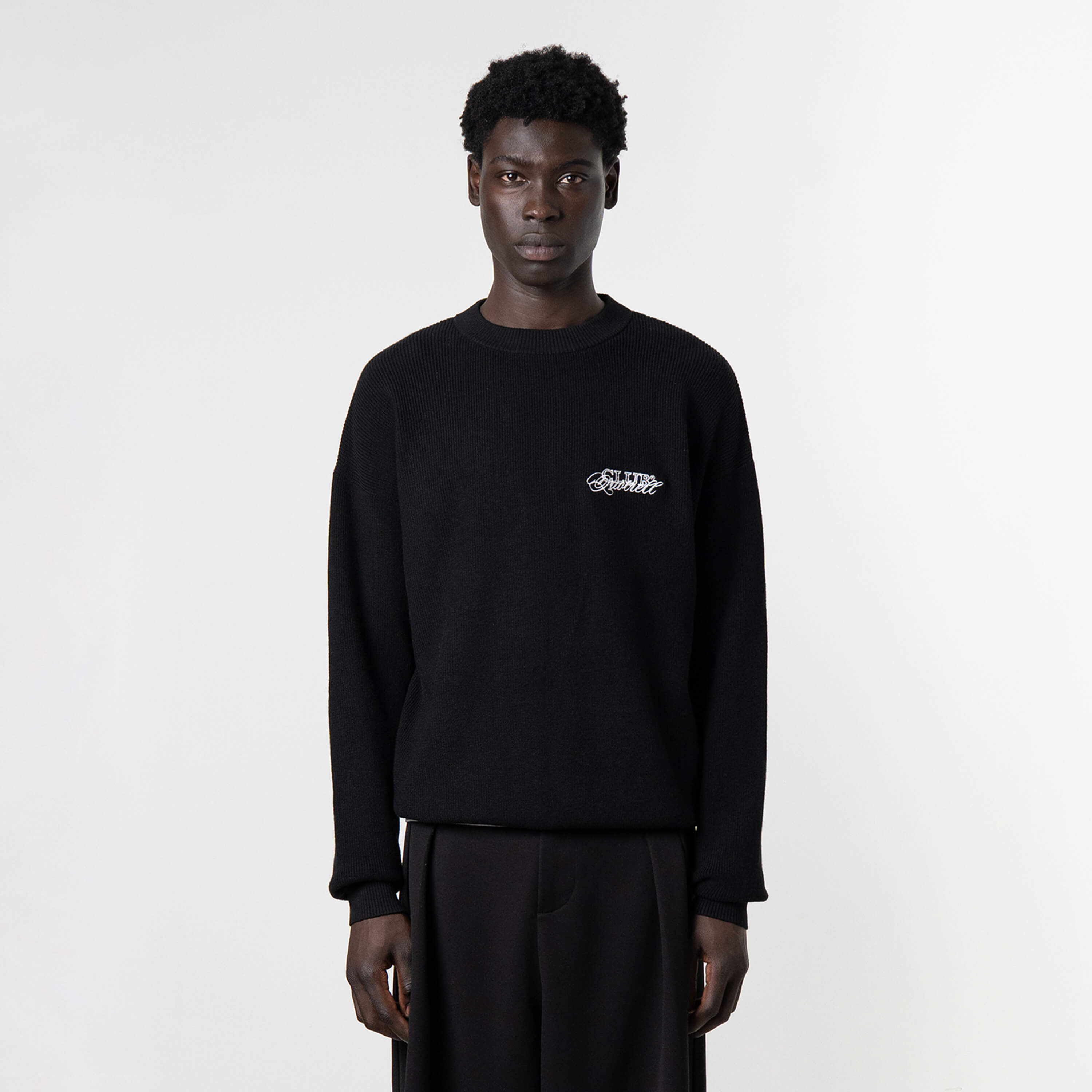 Model is 189 cm, 74kg, and wears size M