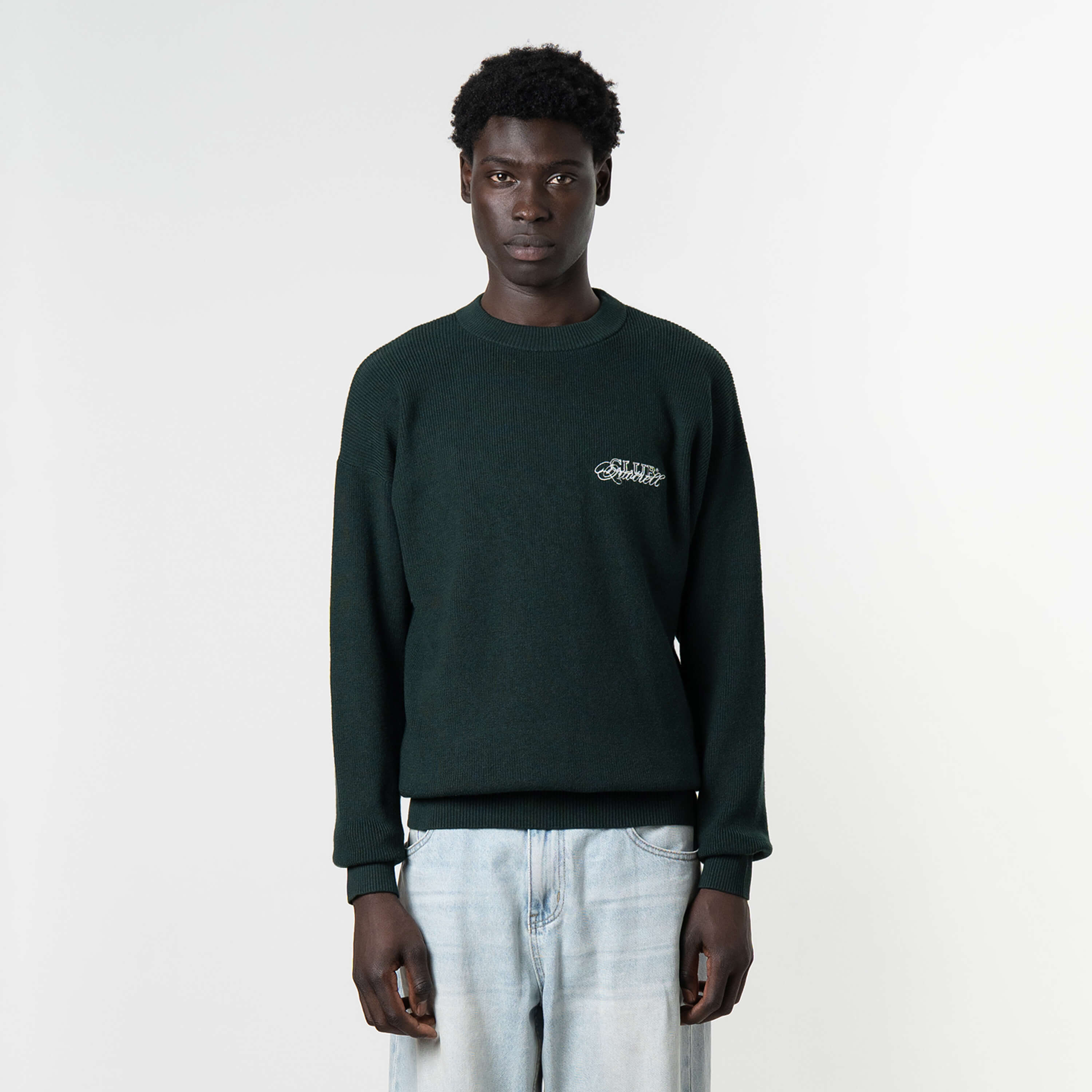 Model is 189 cm, 74kg, and wears size M