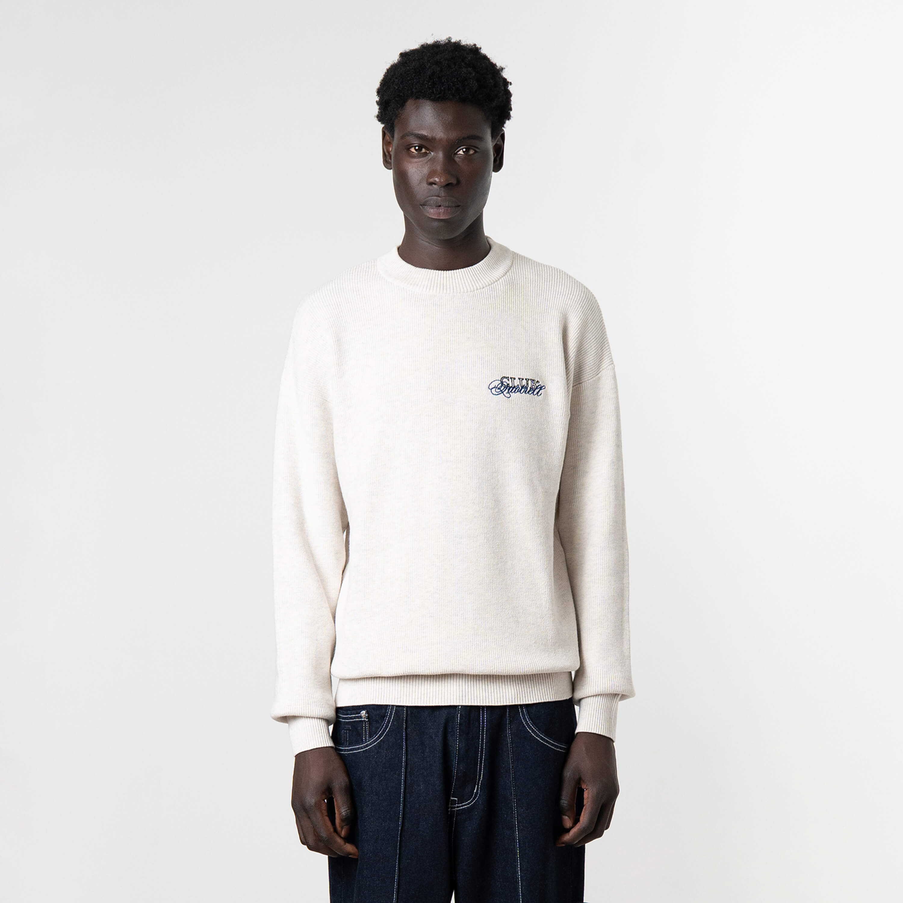 Model is 189 cm, 74kg, and wears size M