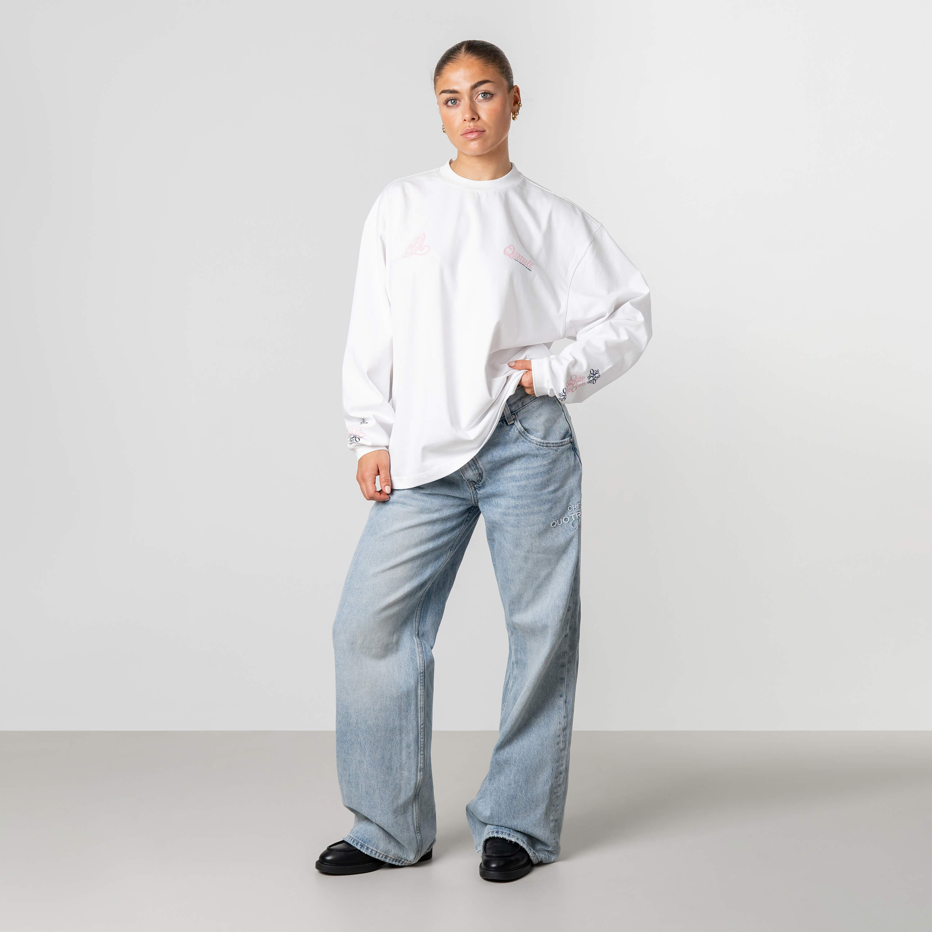 Model is 168 cm and wears size S