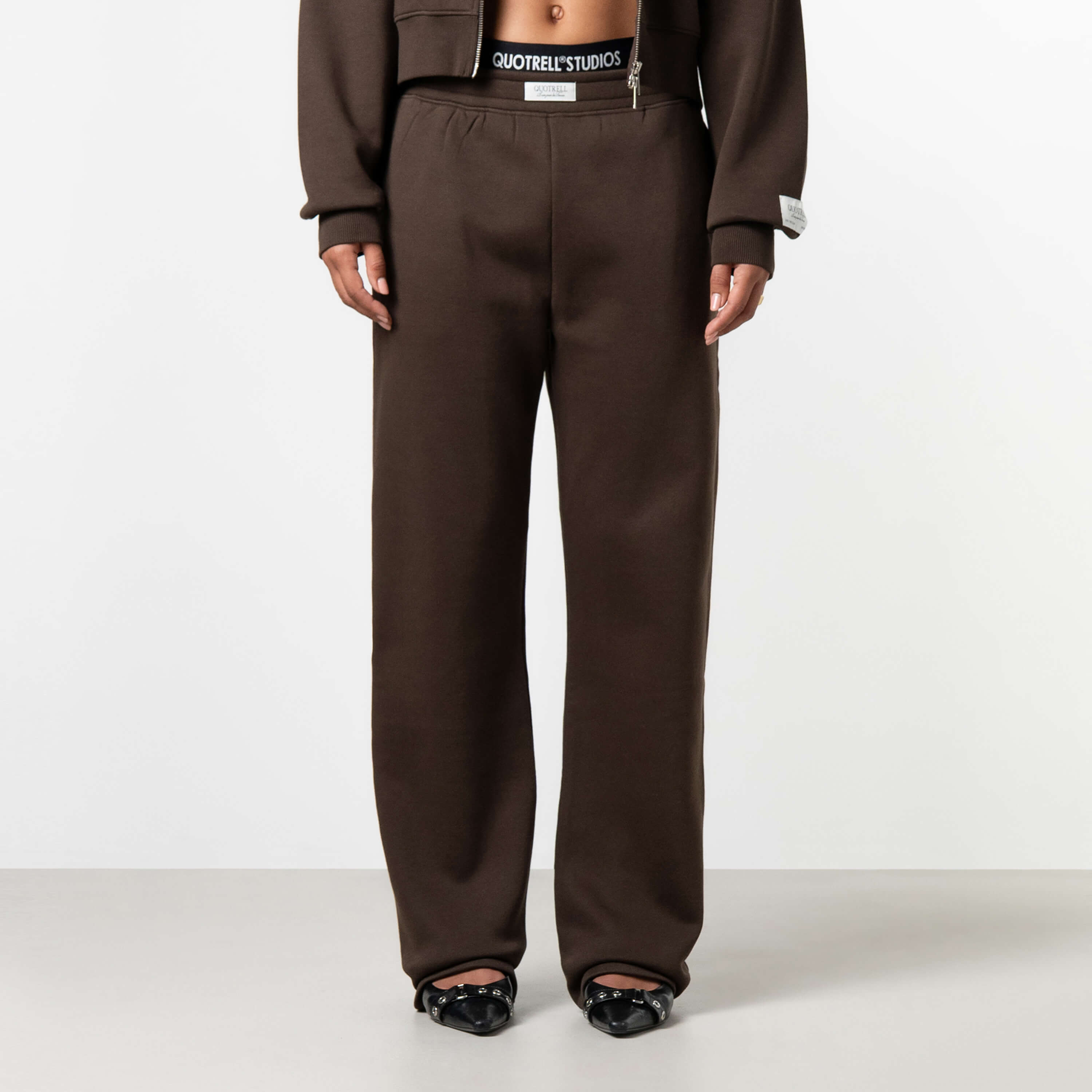 Model is 172 cm and wears size S