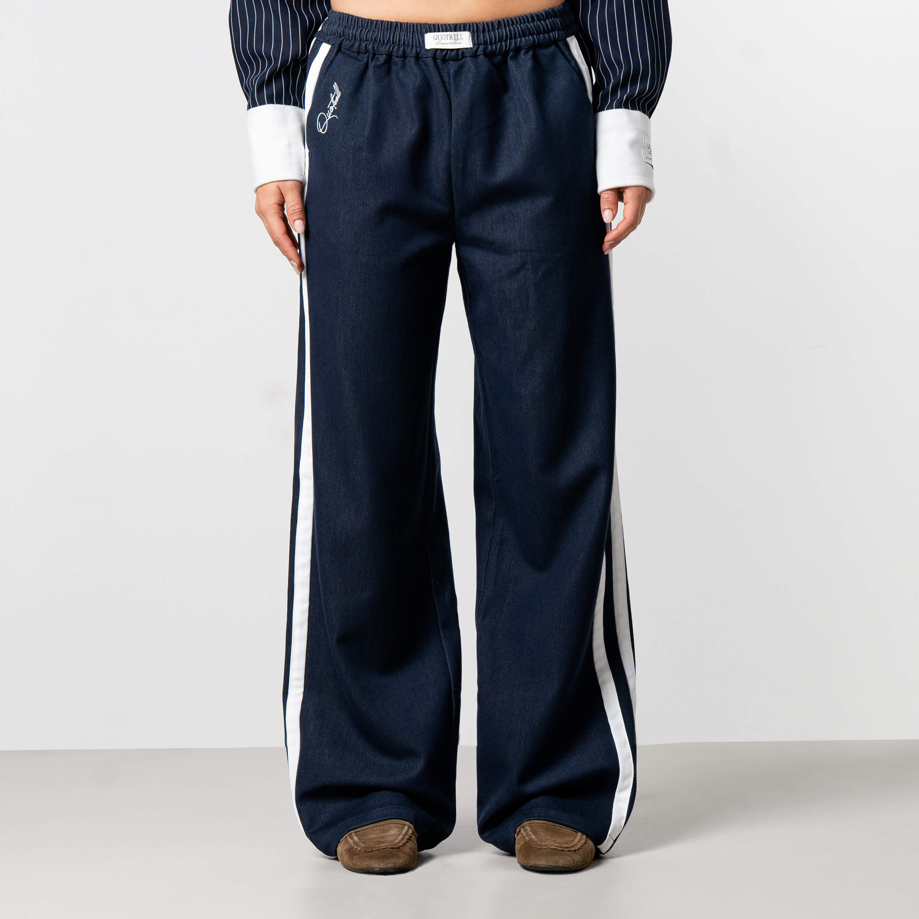Model is 168 cm and wears size S