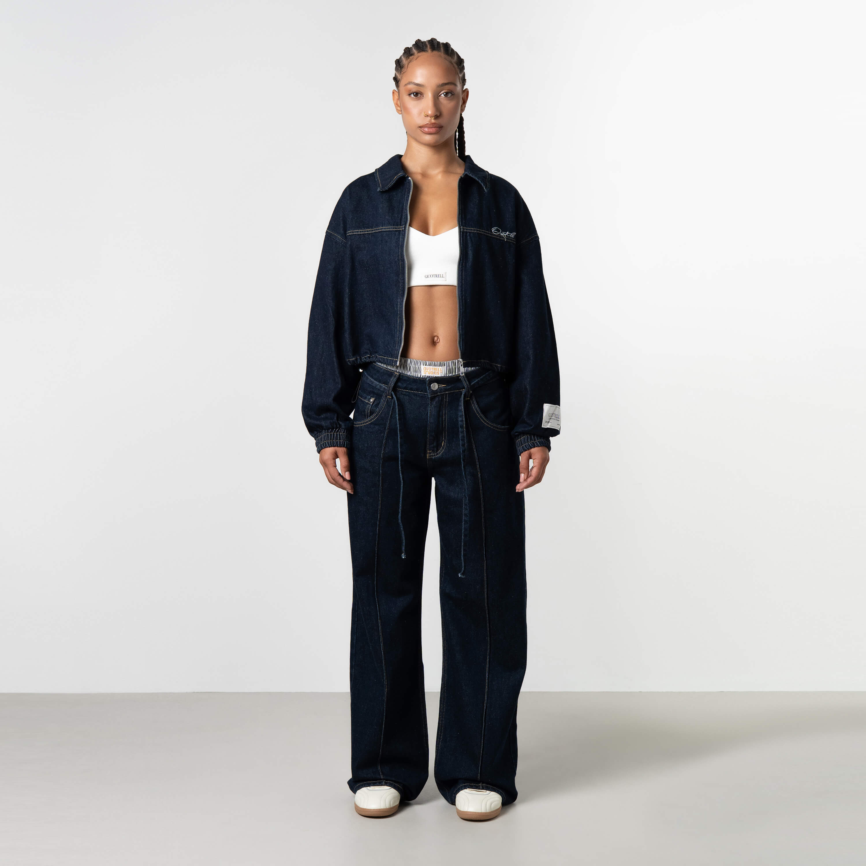 Model is 172 cm and wears size S