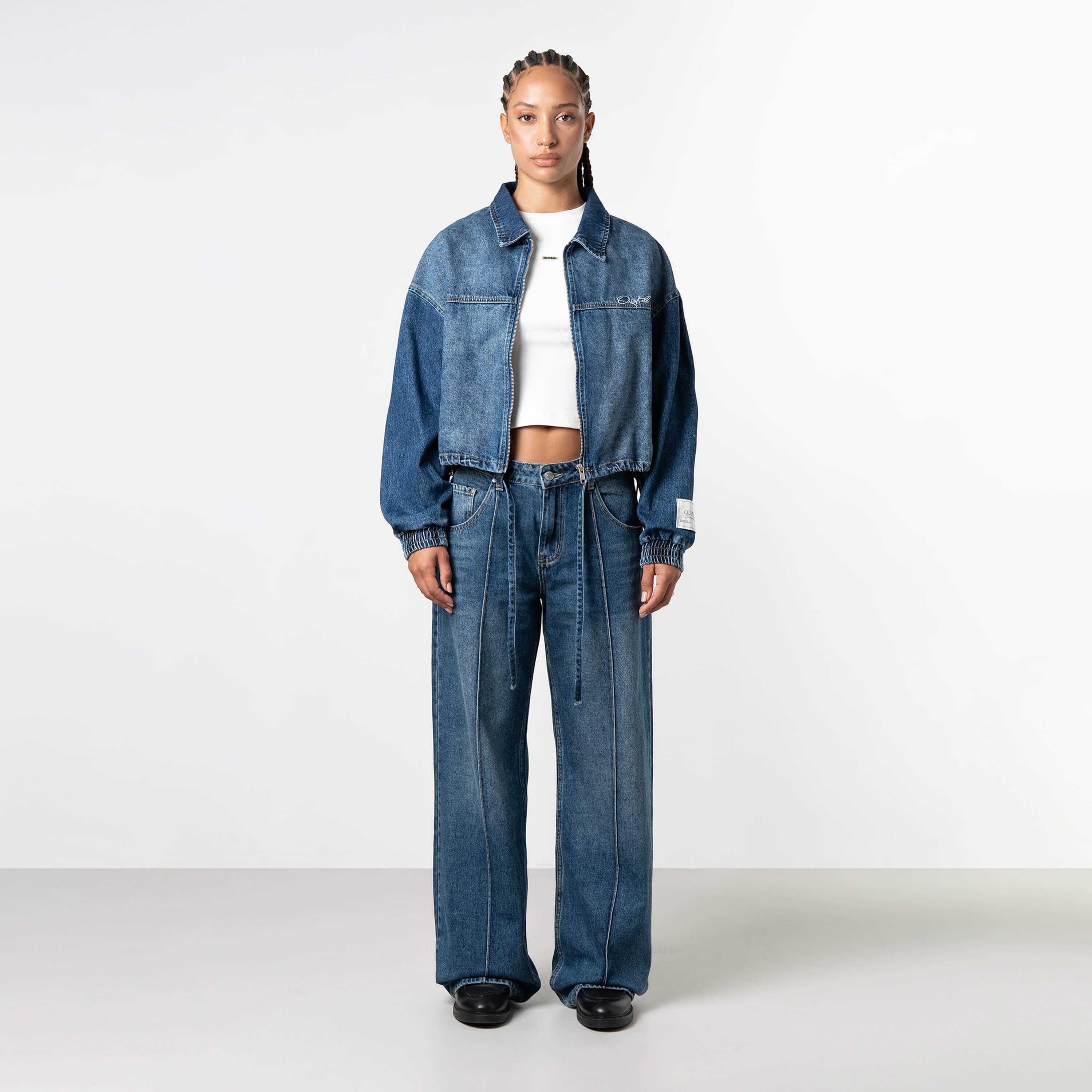 Model is 172 cm and wears size S