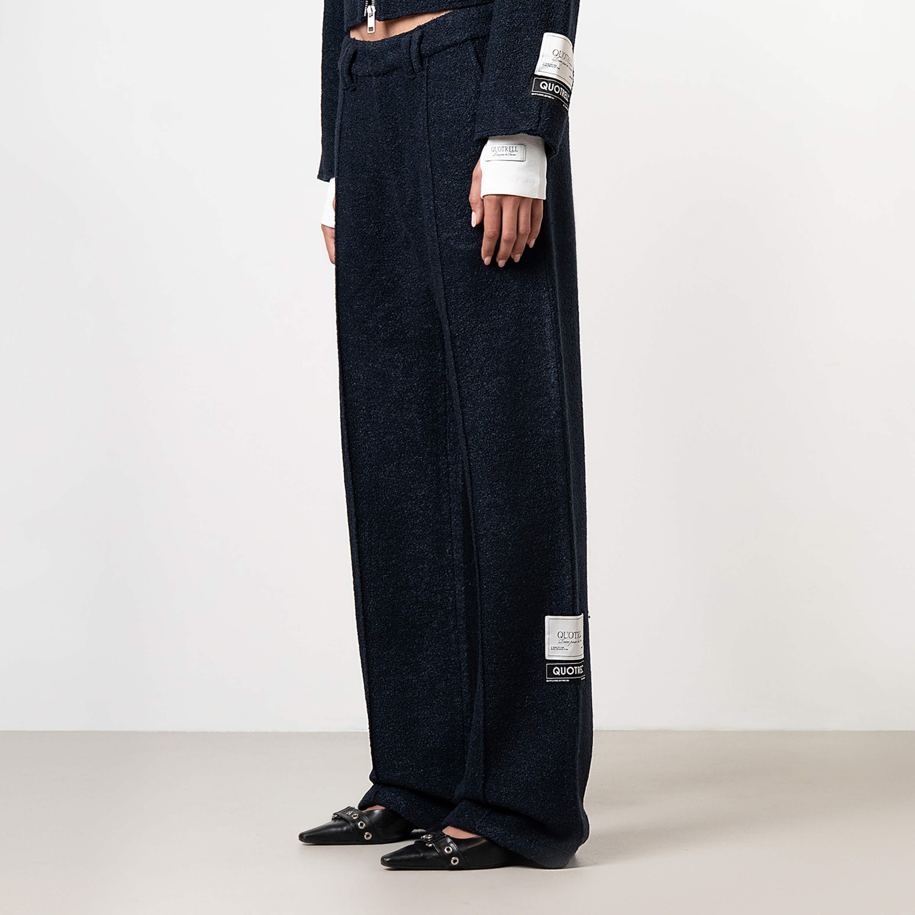 Model is 175 cm and wears size S