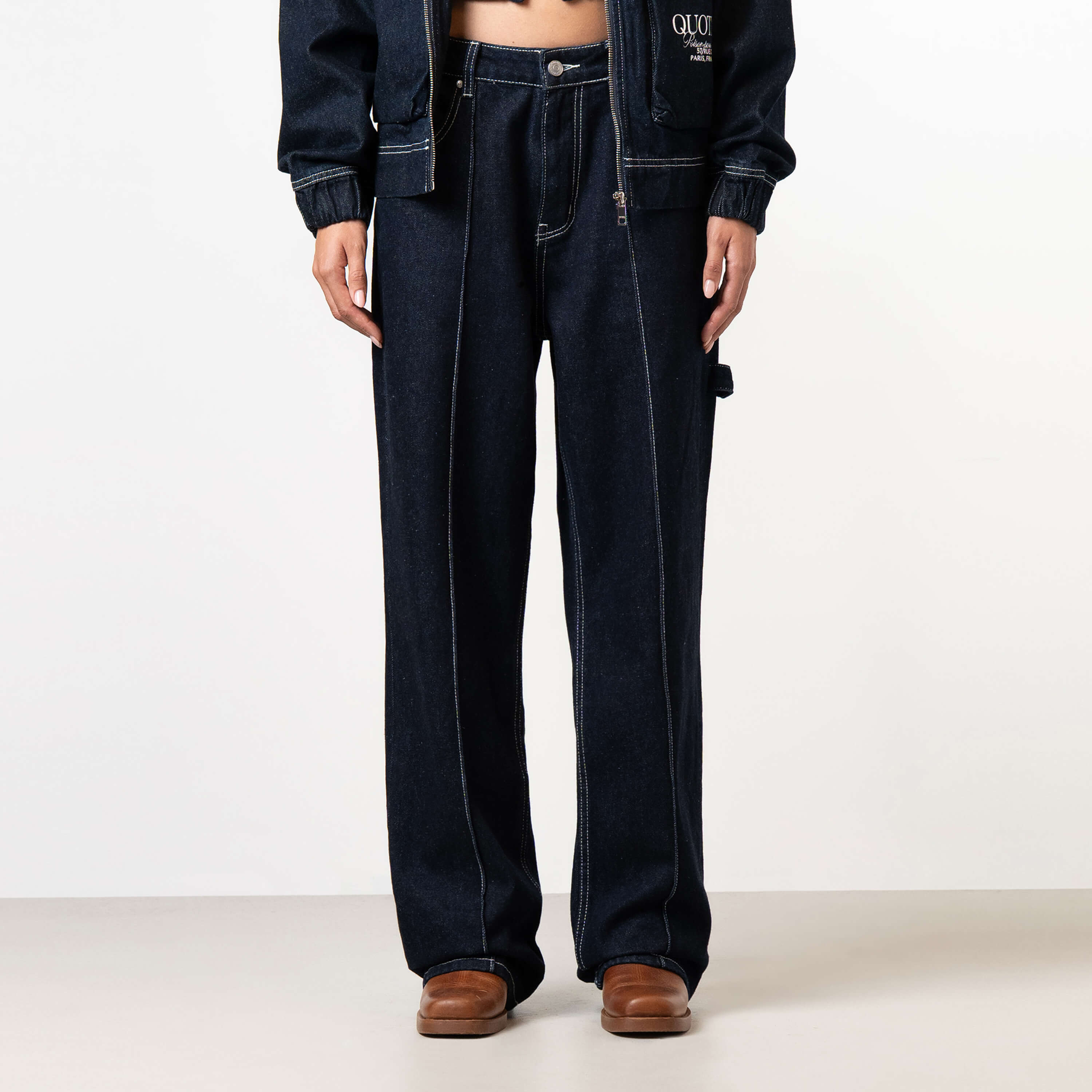 Model is 175 cm and wears size S