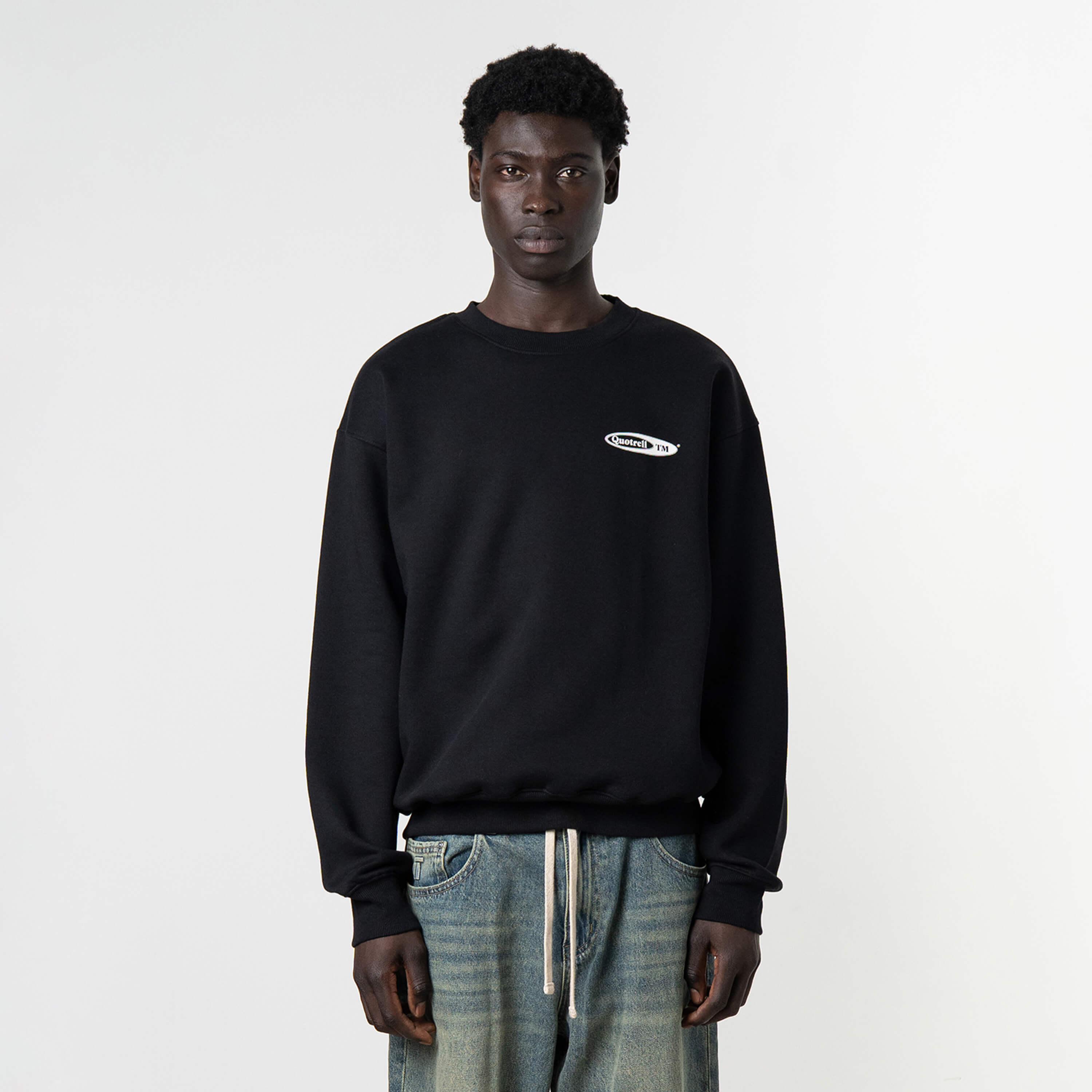 Model is 189 cm, 74 kg, and wears size M