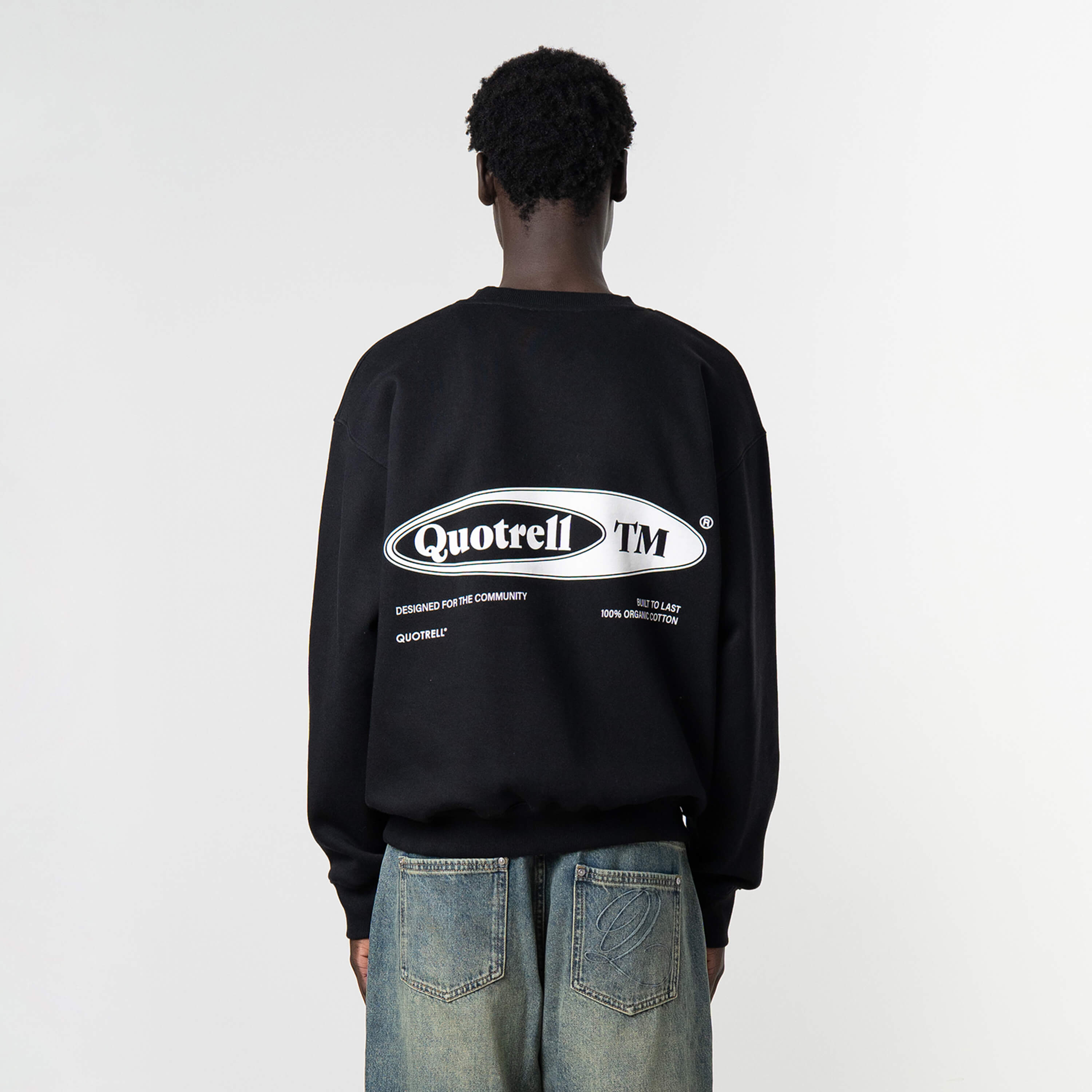 Model is 189 cm, 74 kg, and wears size M