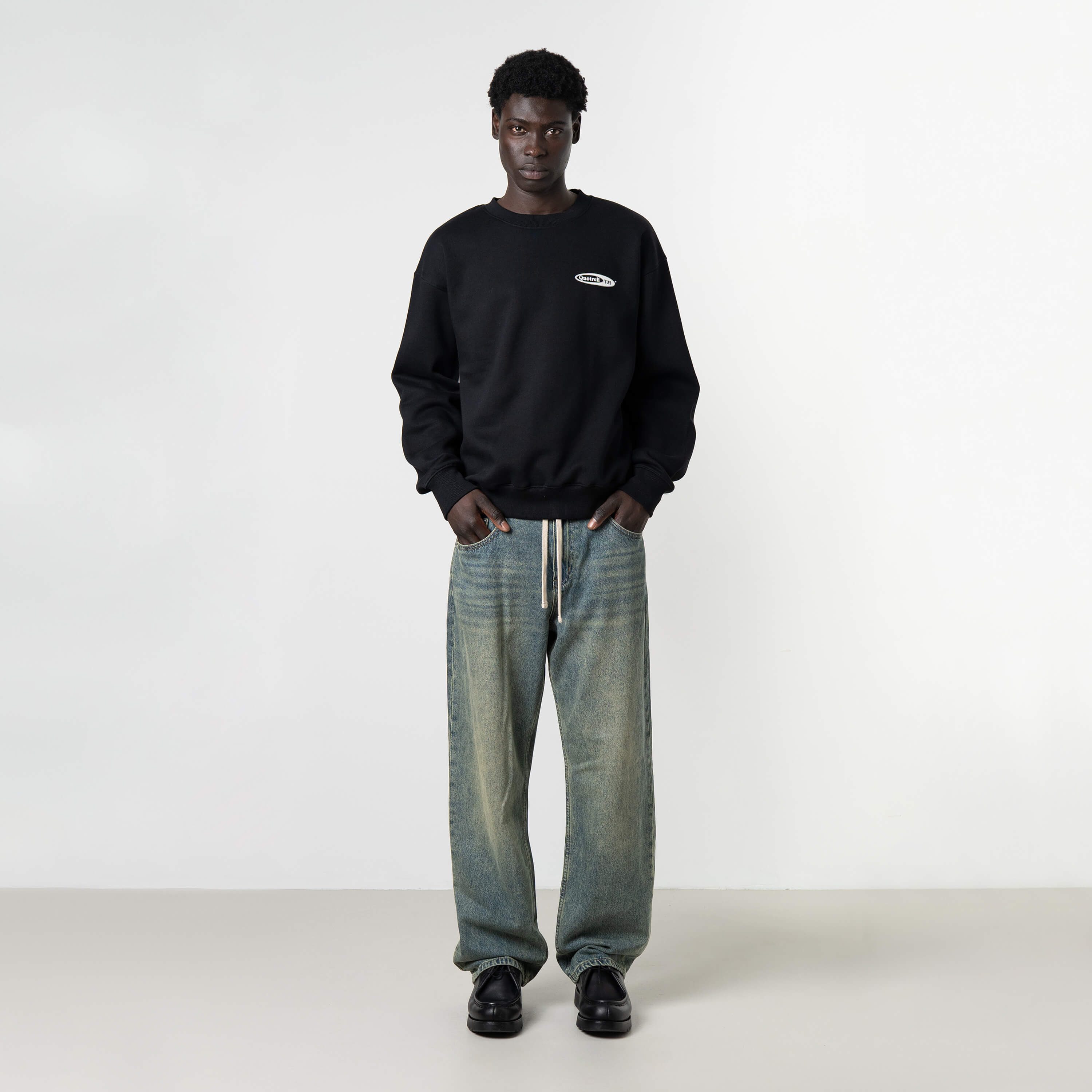 Model is 189 cm, 74 kg, and wears size M