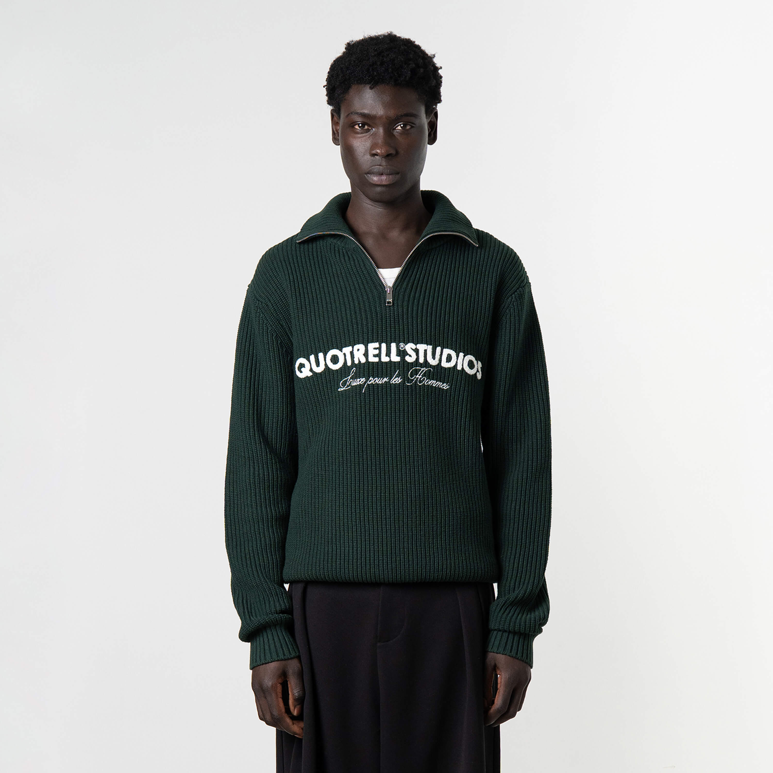 Model is 189 cm, 74 kg, and wears size M