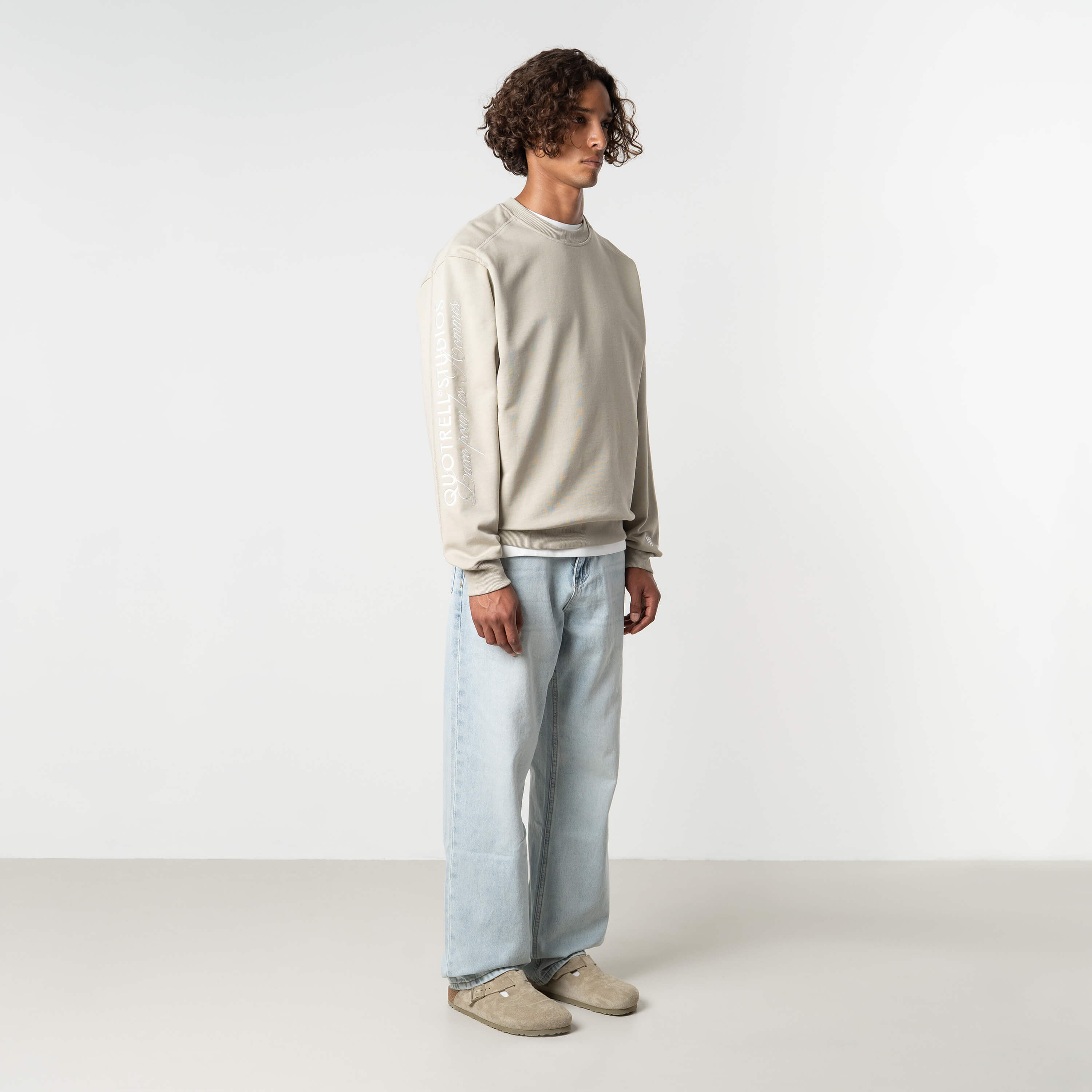 Model is 184 cm, 70 kg, and wears size M