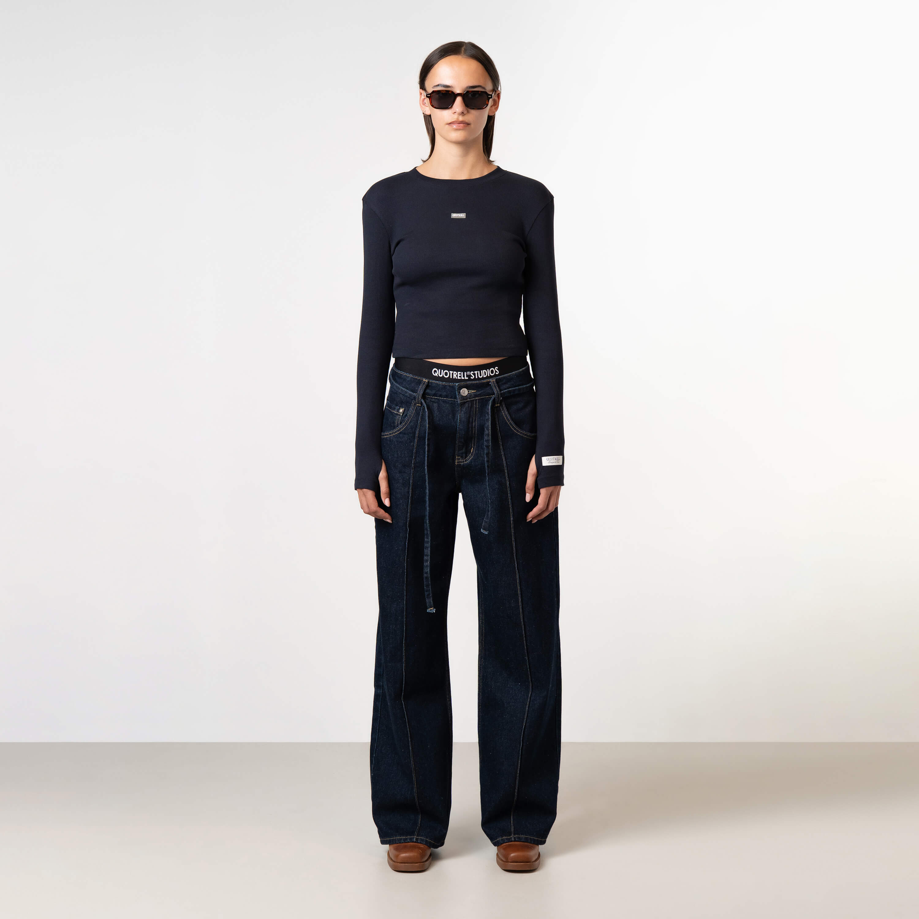 Model is 175 cm and wears size S