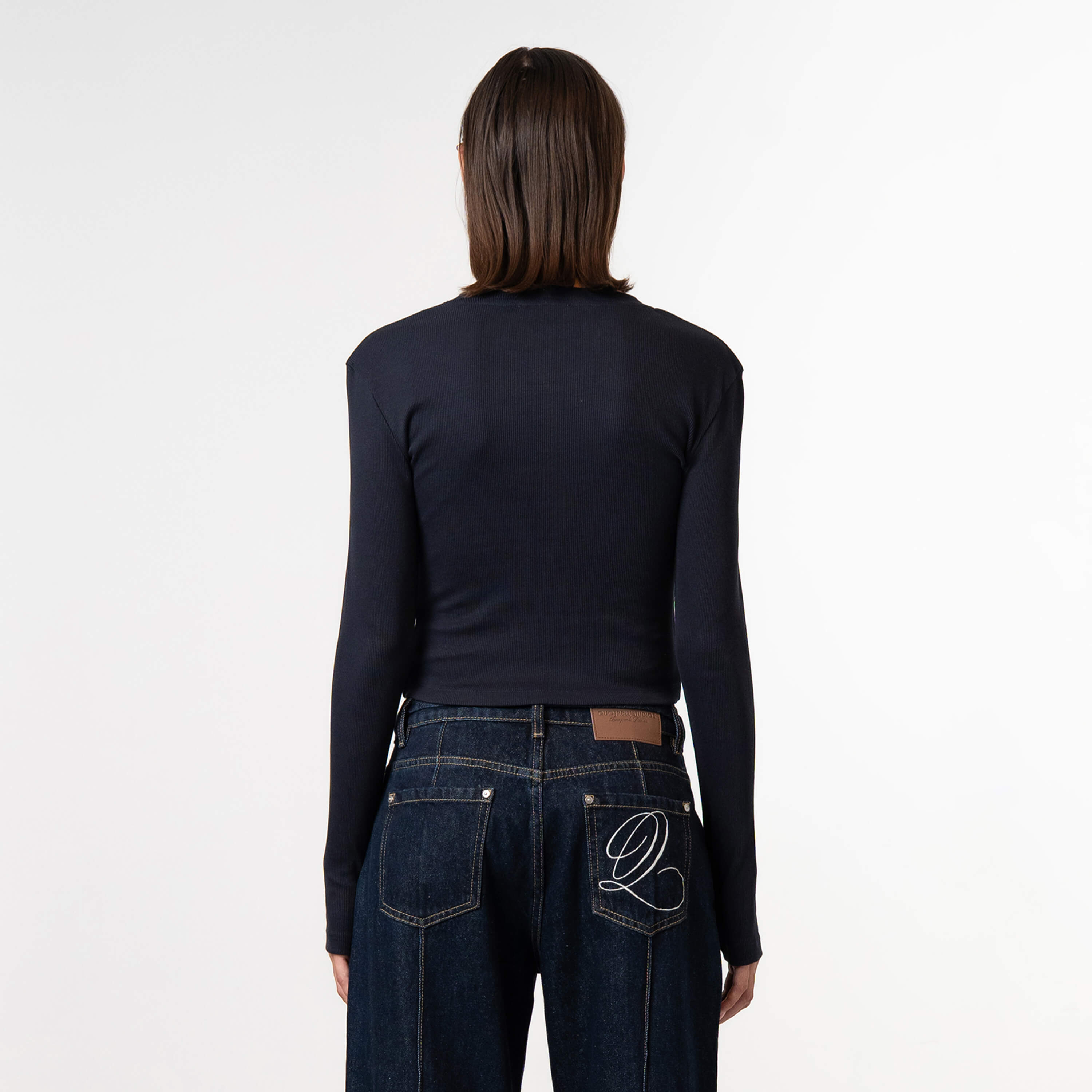 Model is 175 cm and wears size S