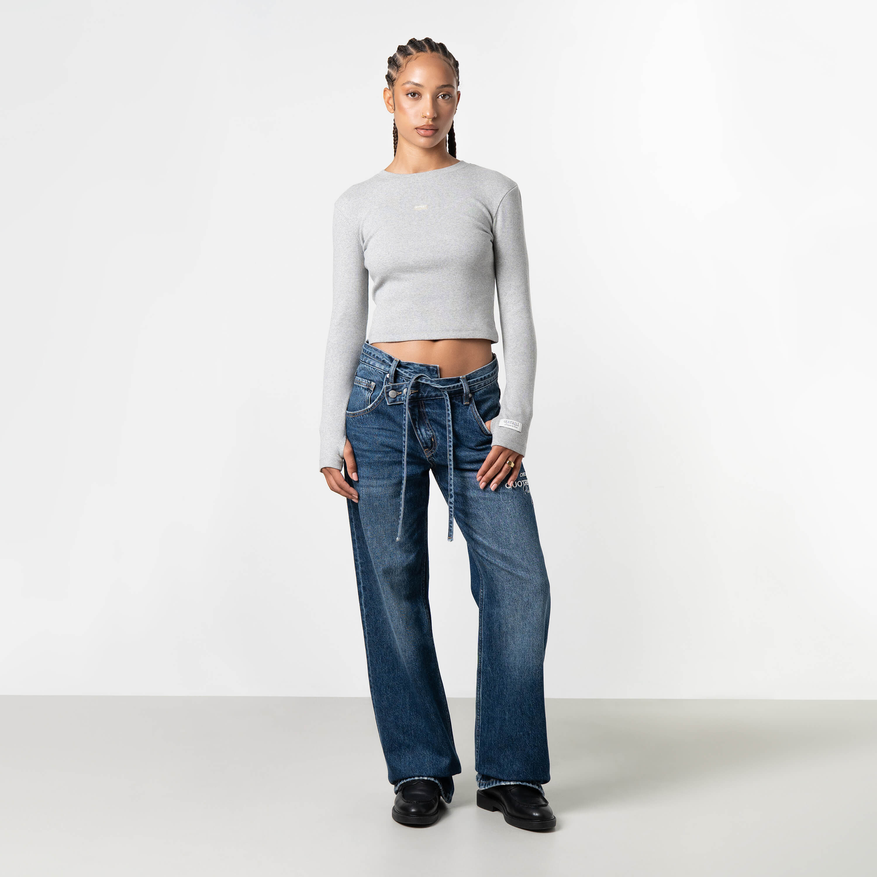 Model is 172 cm and wears size S