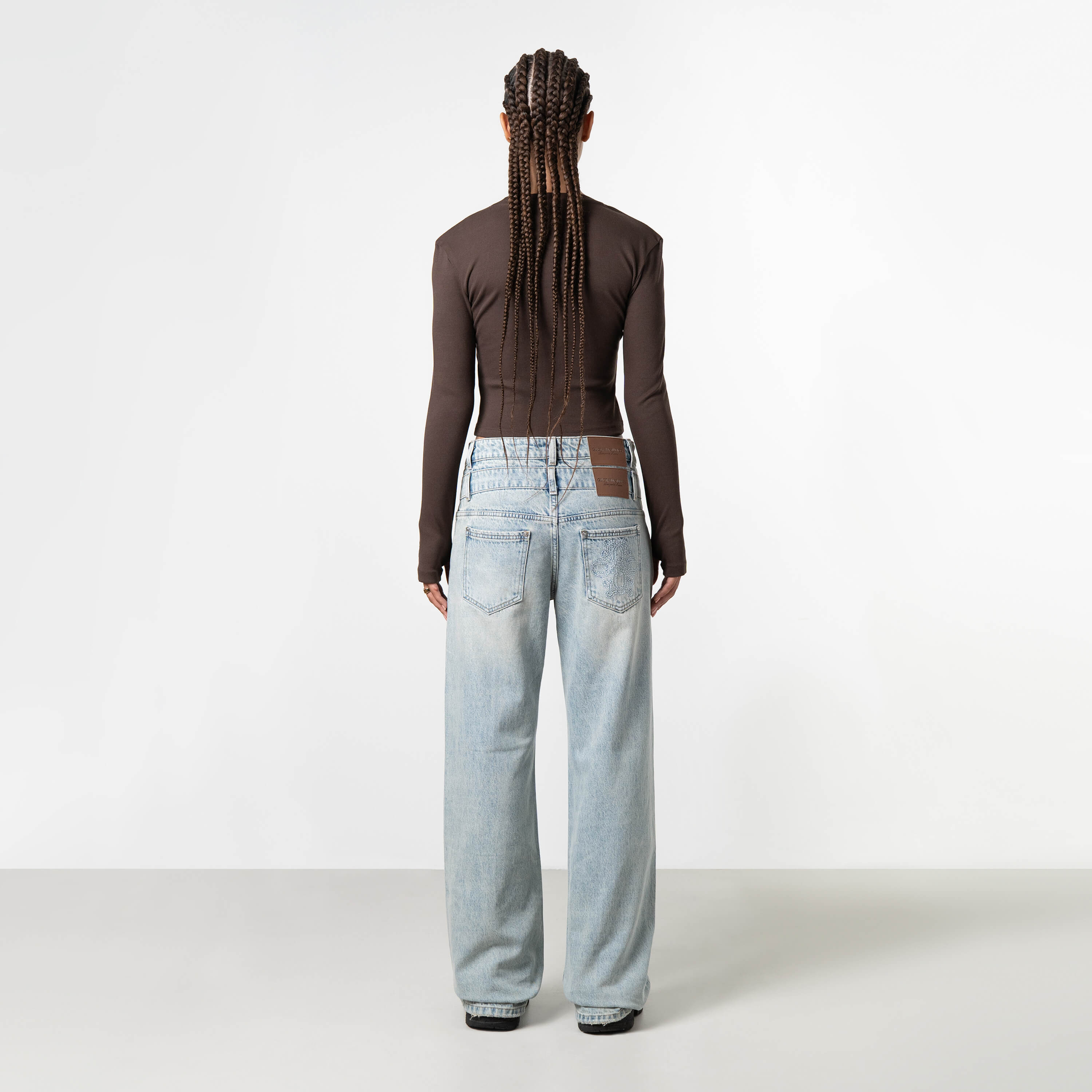 Model is 172 cm and wears size S