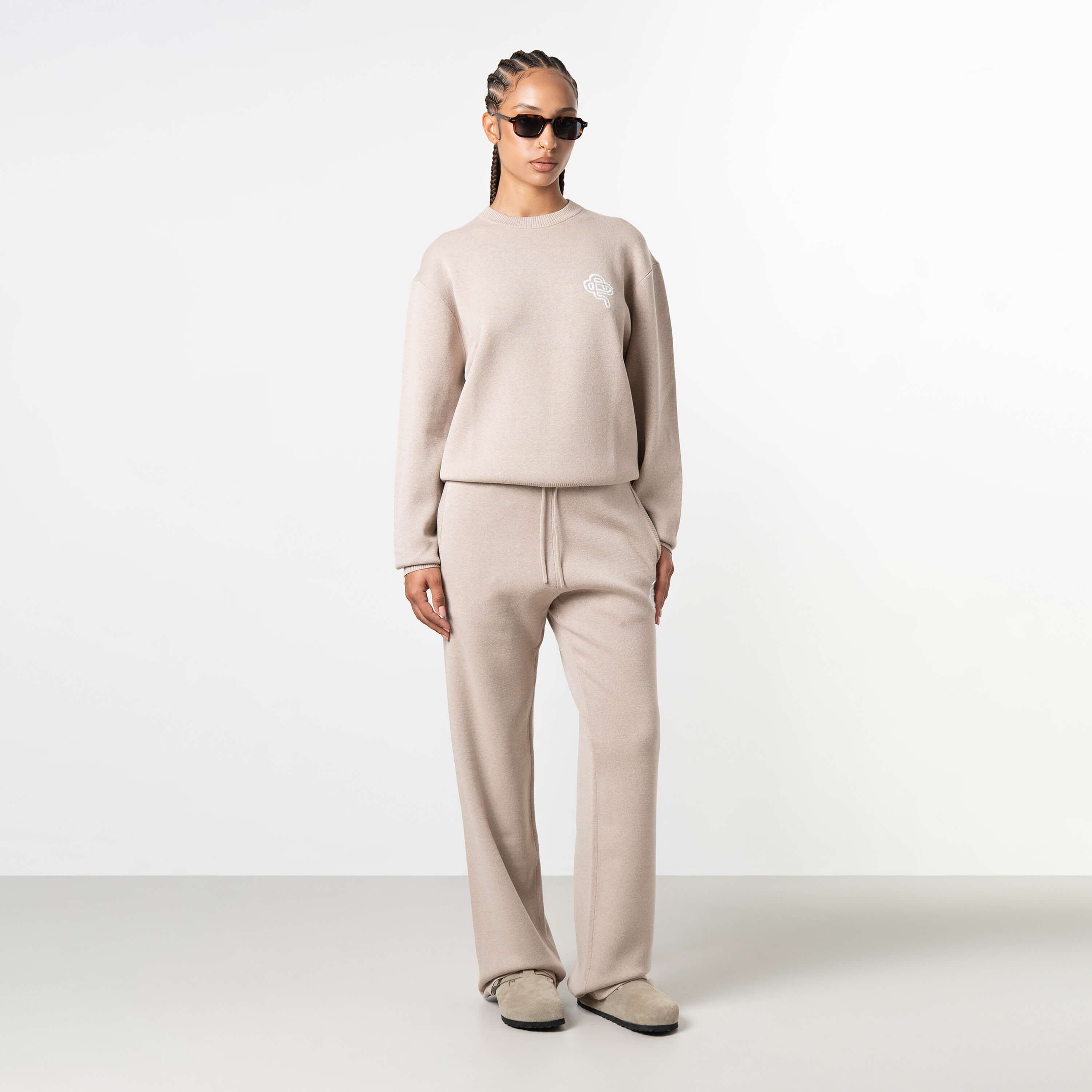 Model is 172 cm and wears size S