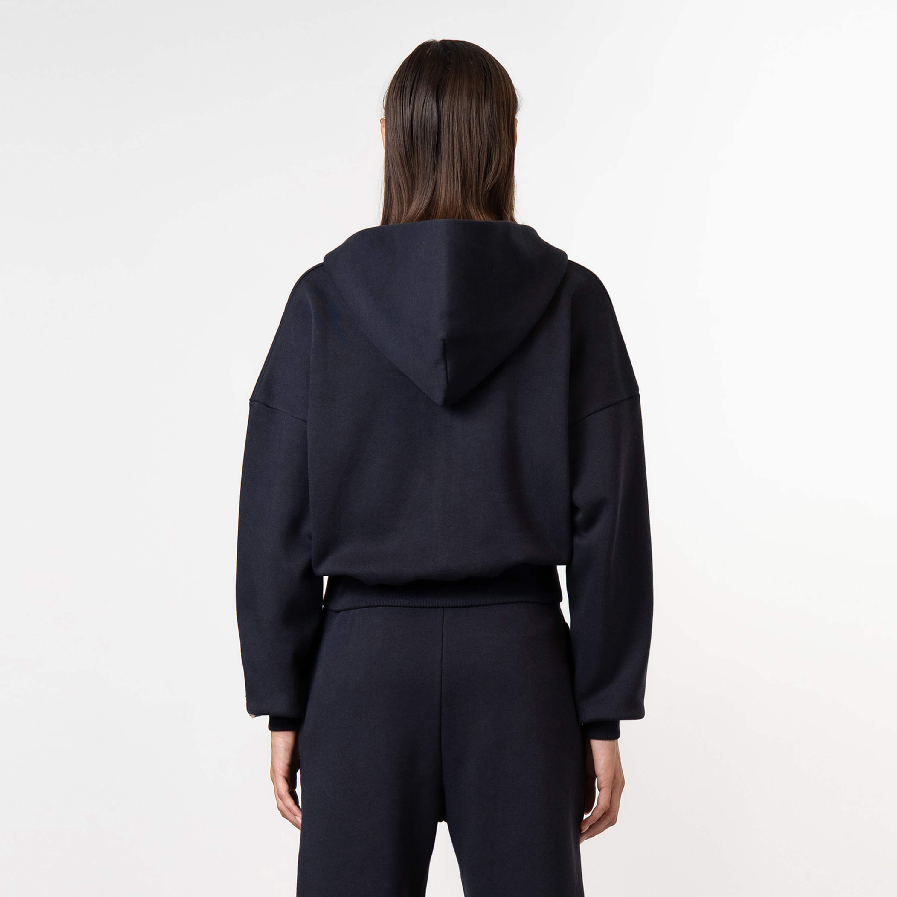 Model is 175 cm and wears size S