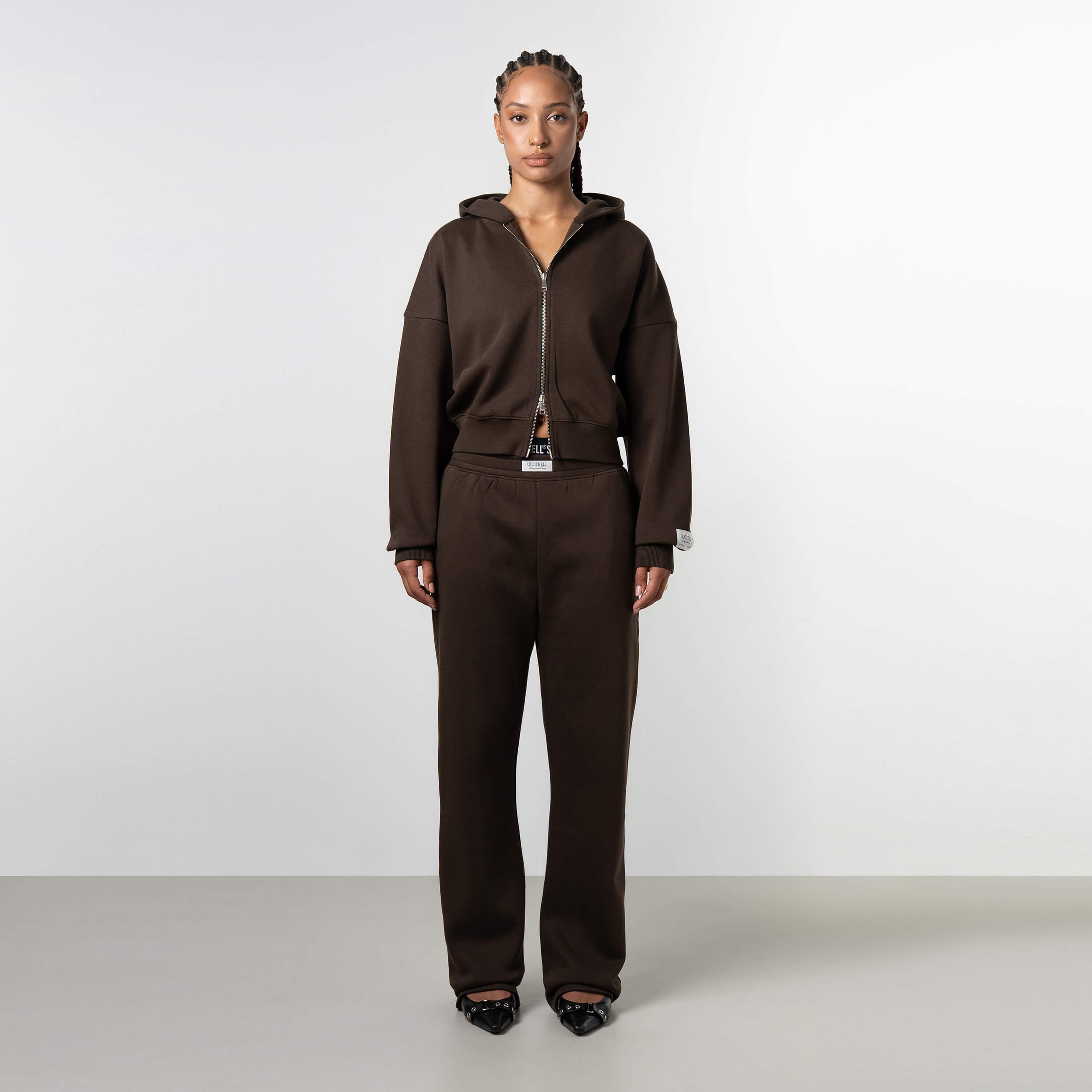 Model is 172 cm and wears size S