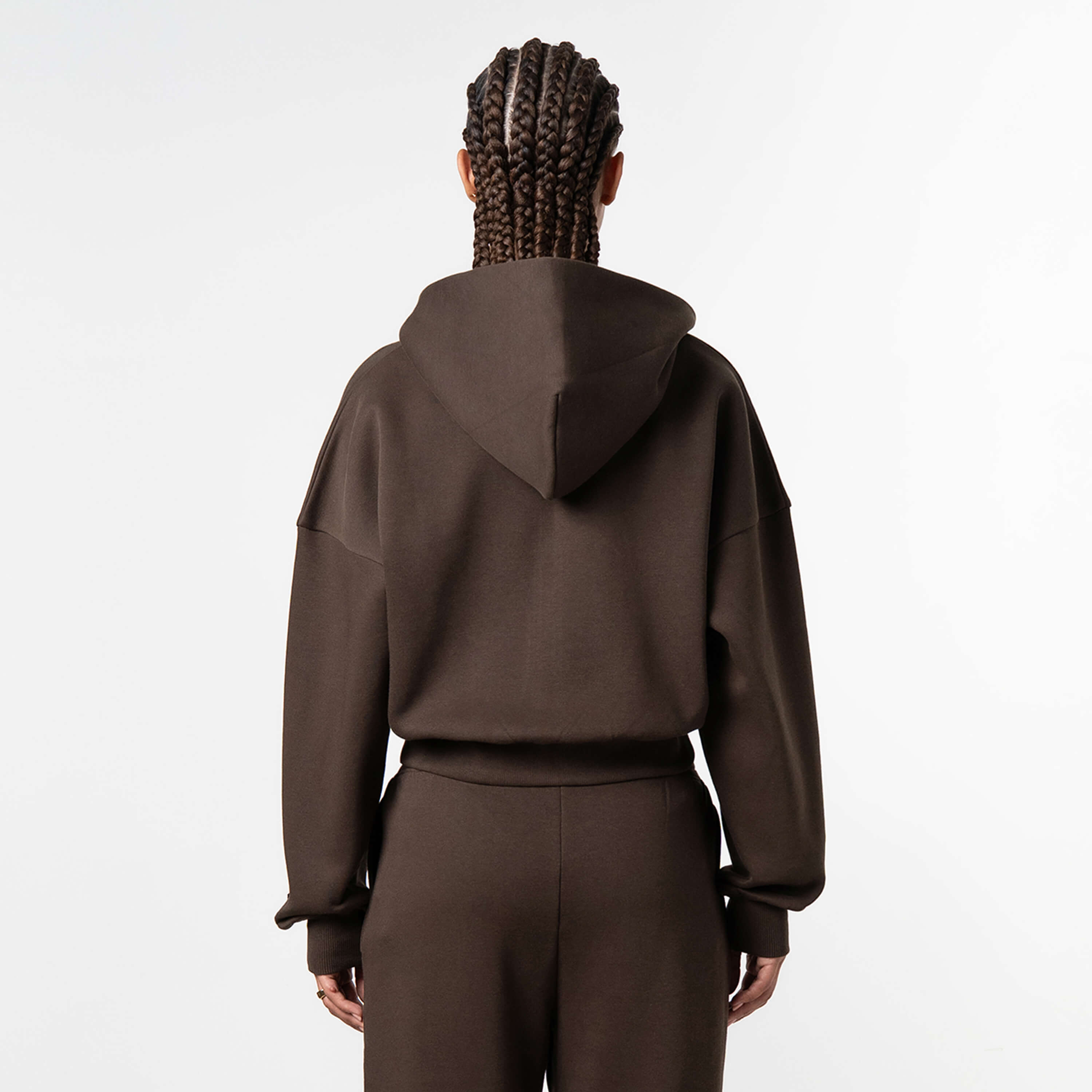 Model is 172 cm and wears size S