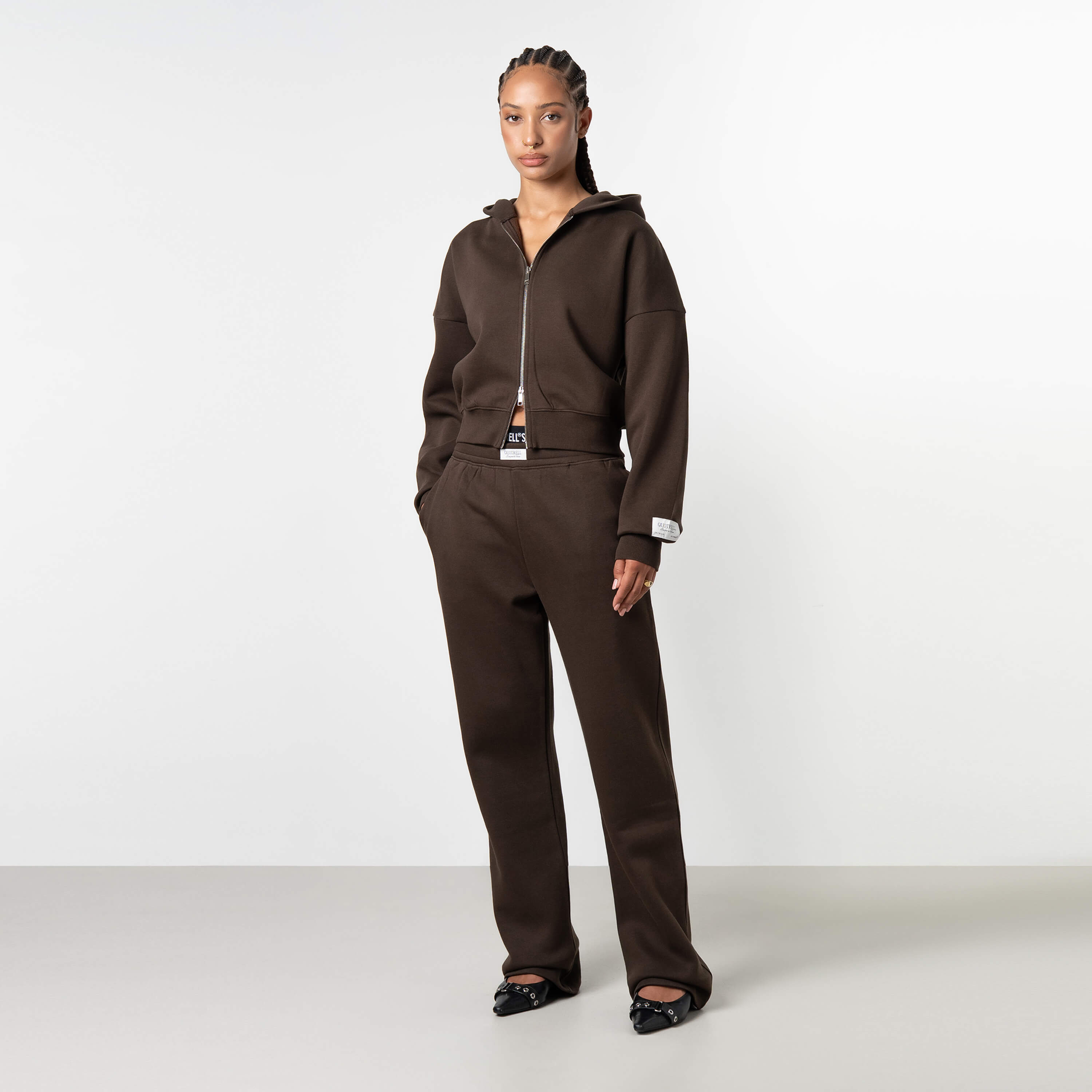 Model is 172 cm and wears size S