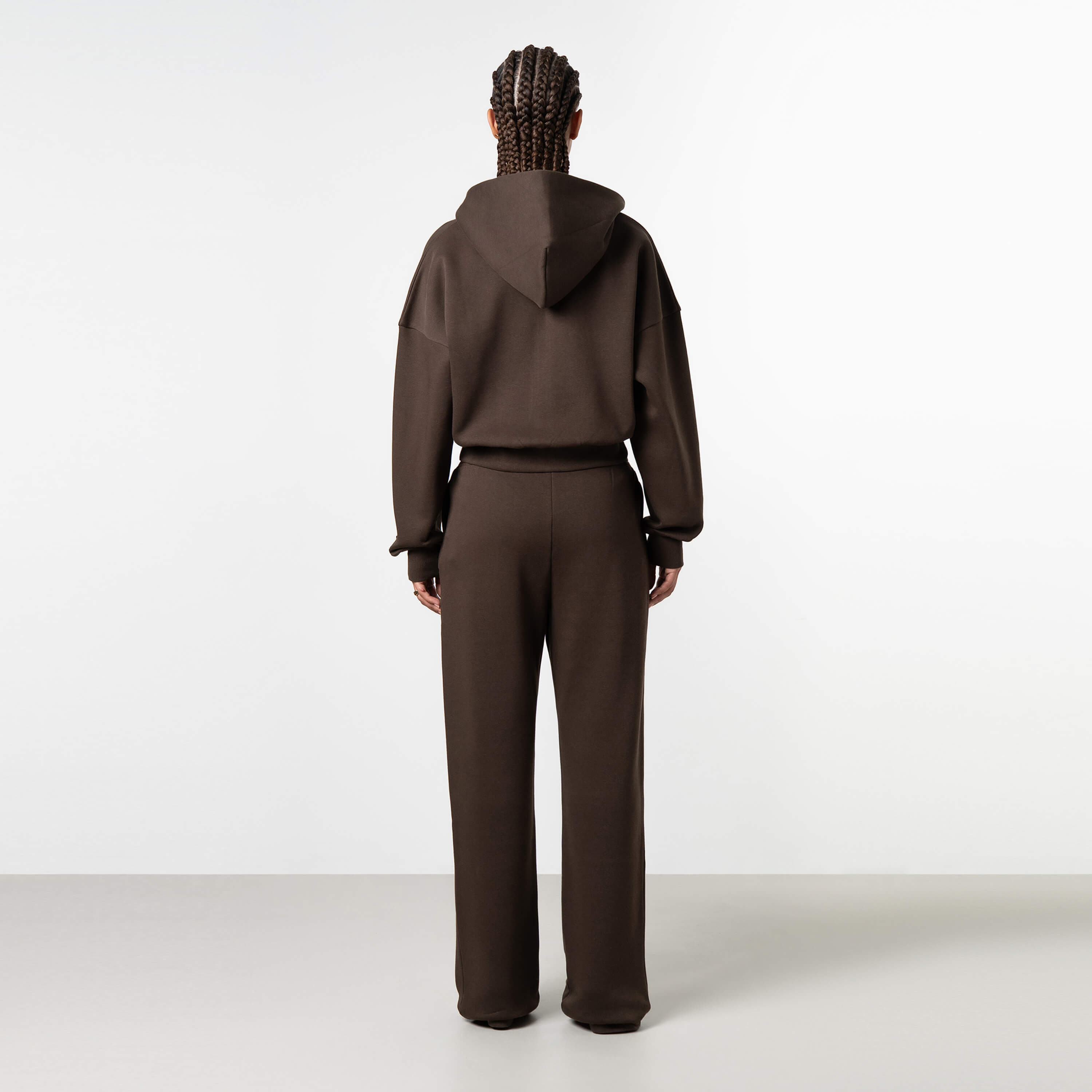Model is 172 cm and wears size S