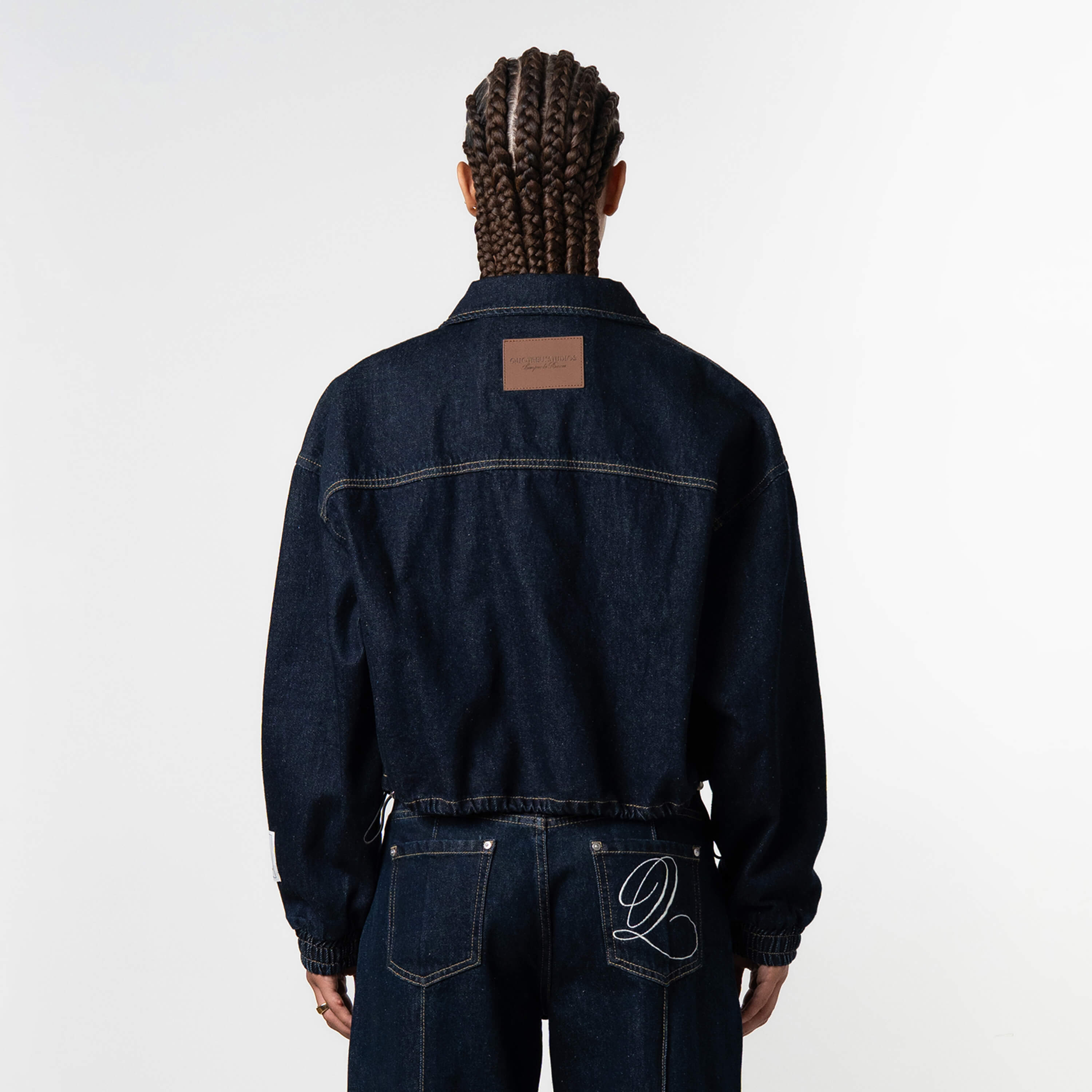 Model is 172 cm and wears size S