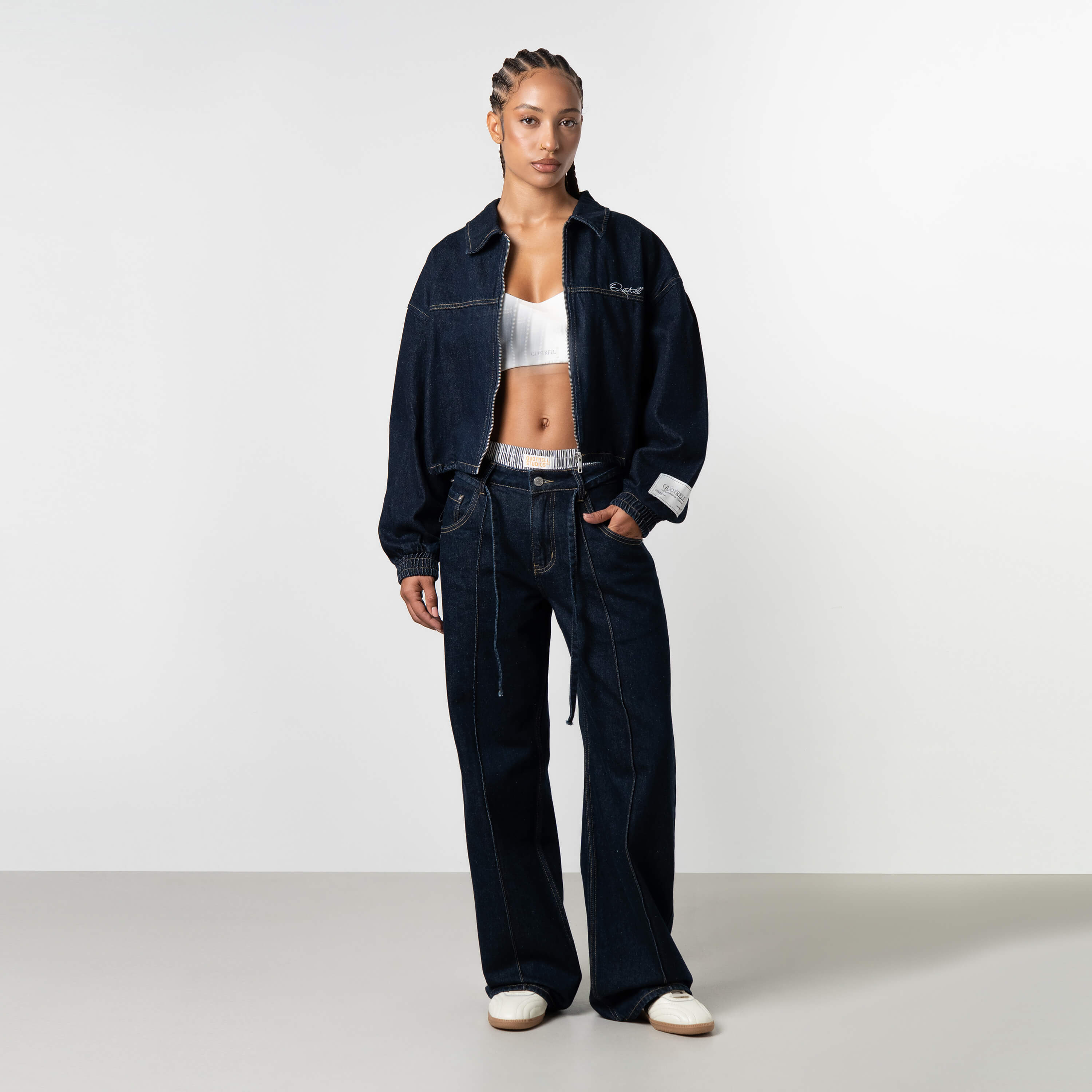 Model is 172 cm and wears size S