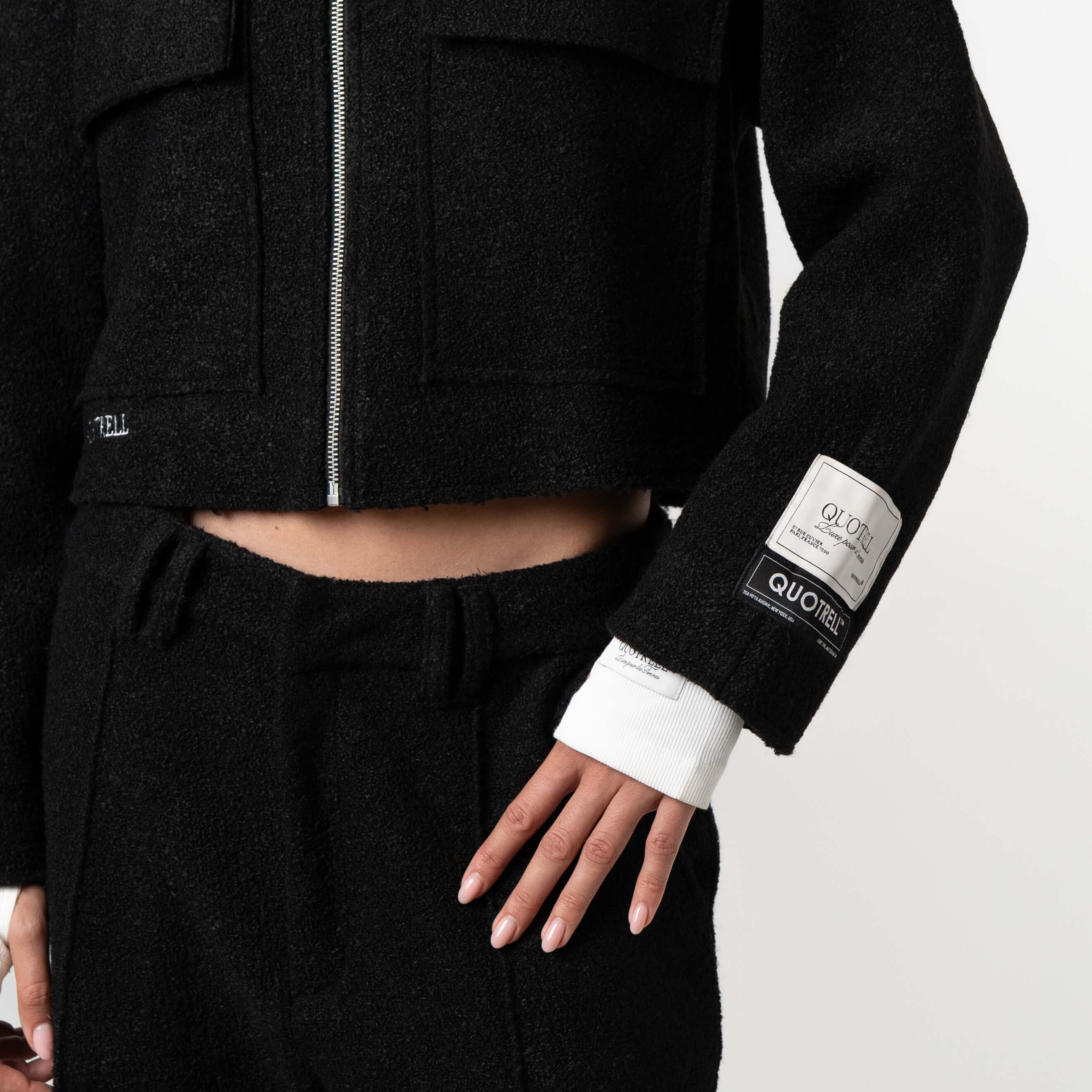 Model is 175 cm and wears size S