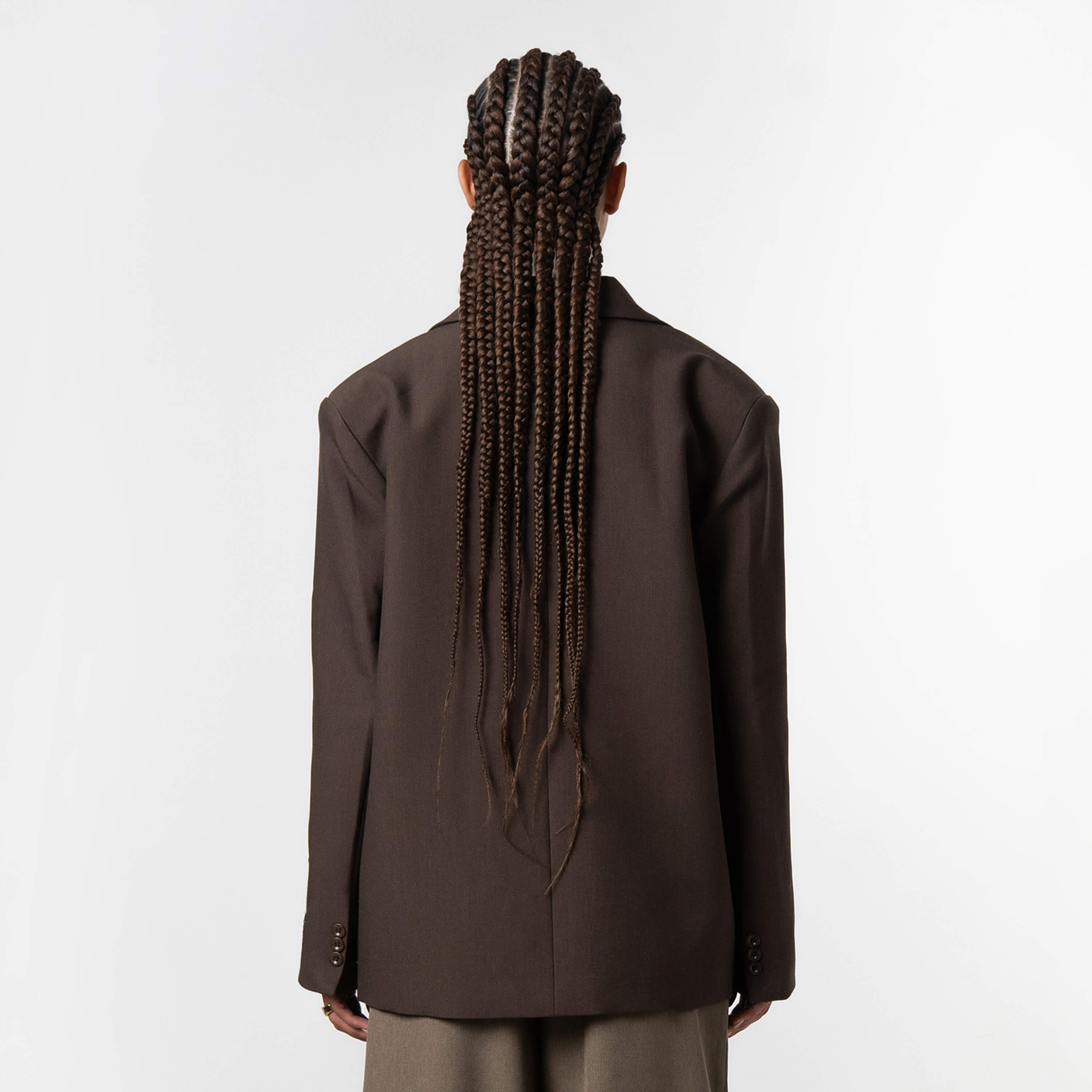 Model is 172 cm and wears size S