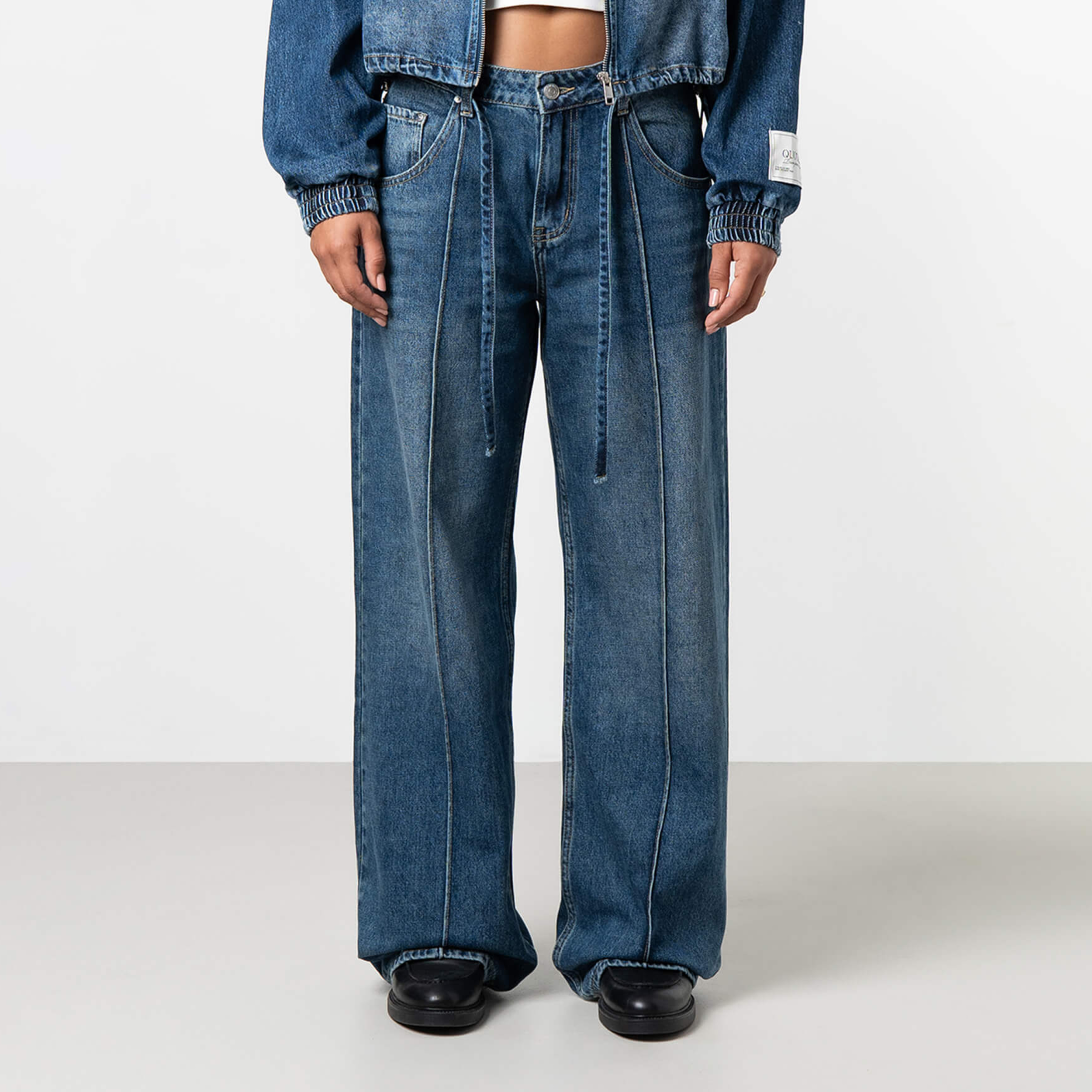 Model is 172 cm and wears size S
