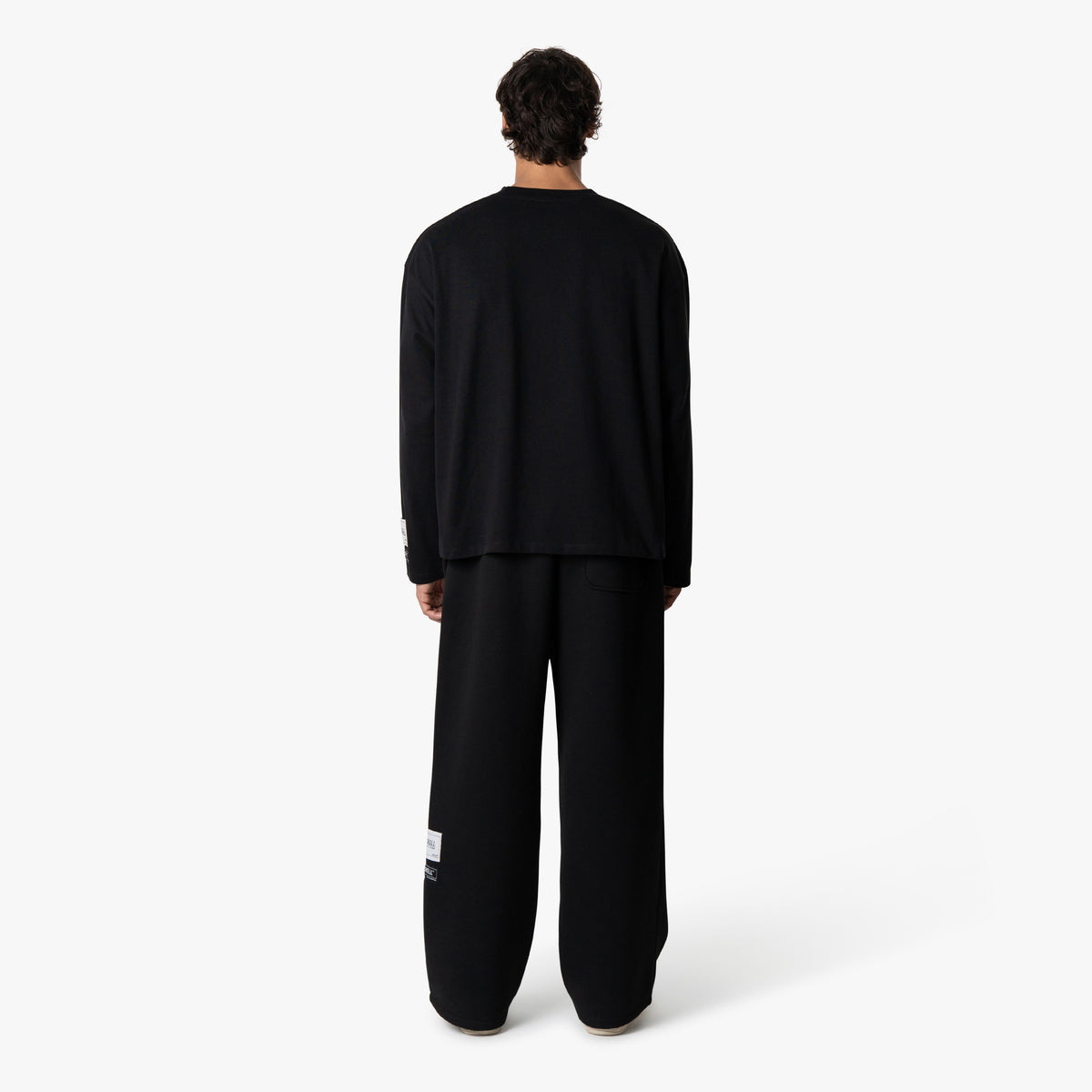 Base Longsleeve in black