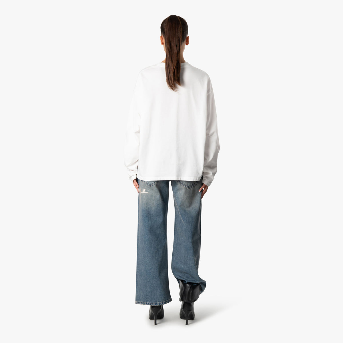 Base Longsleeve in white