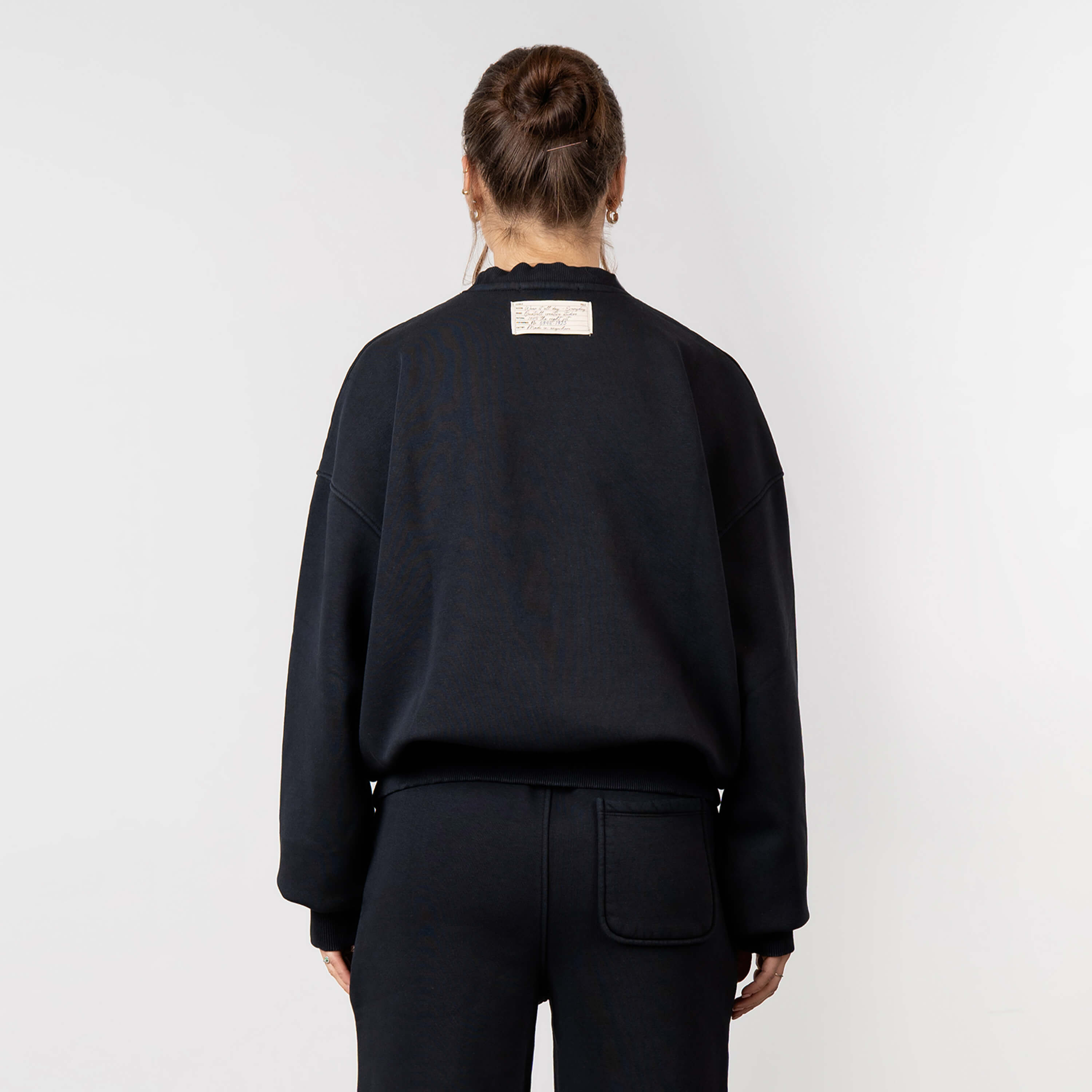 Model is 168 cm and wears size XS
