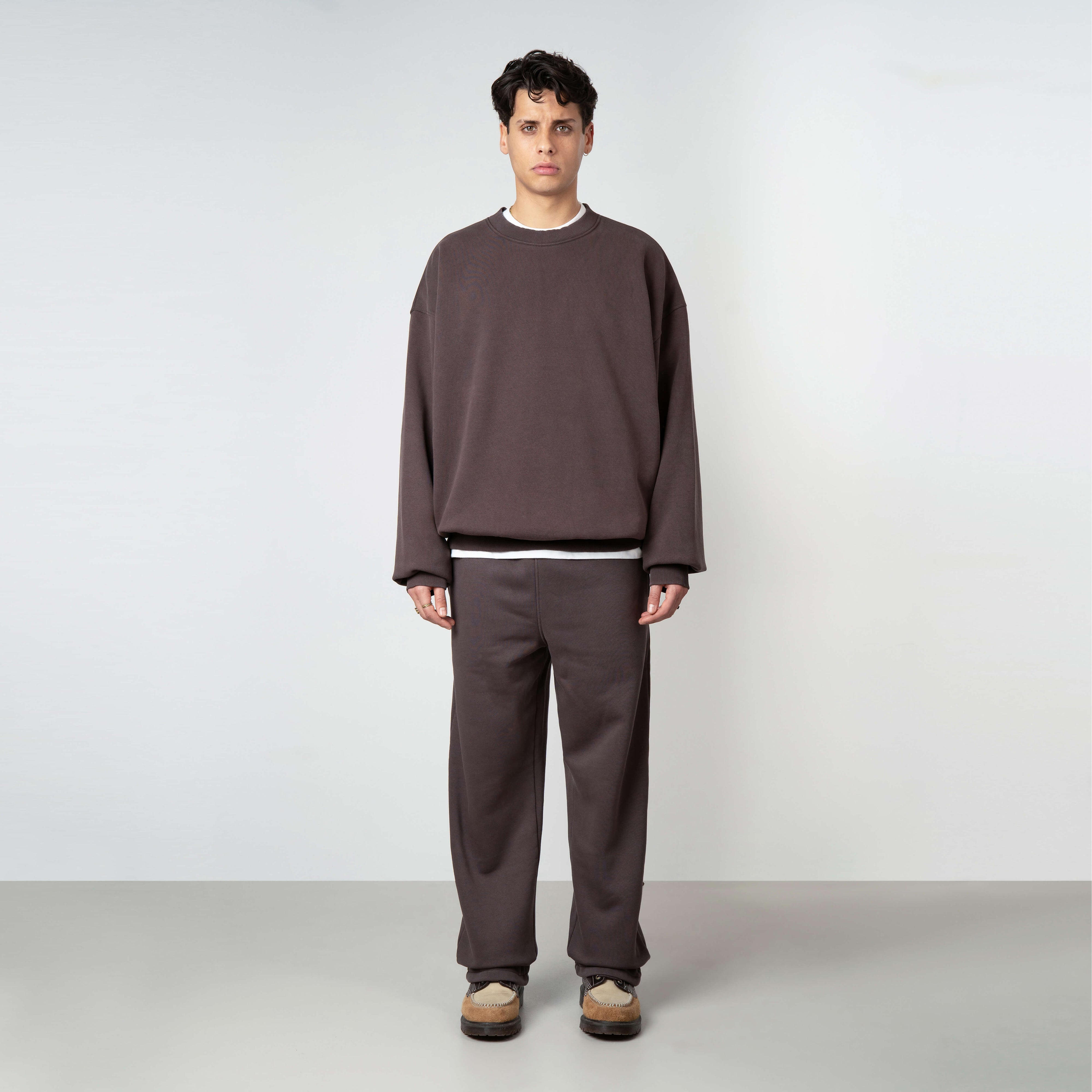 Model is 179 cm, 71 kg, and wears size M
