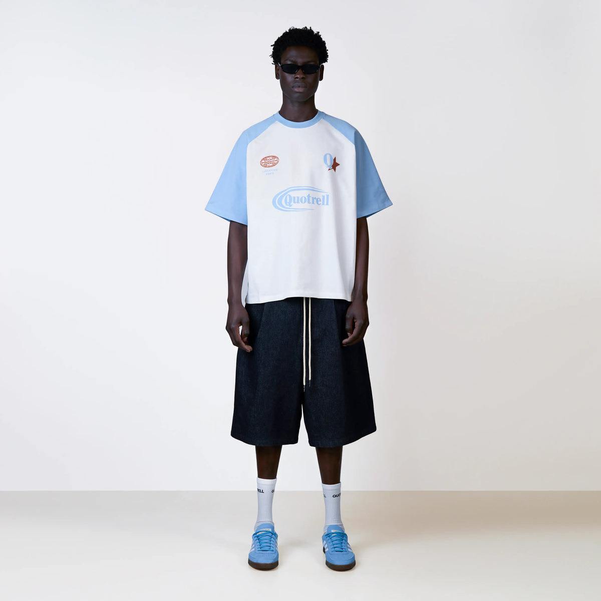 Emilio Boxy Tee in white and light blue
