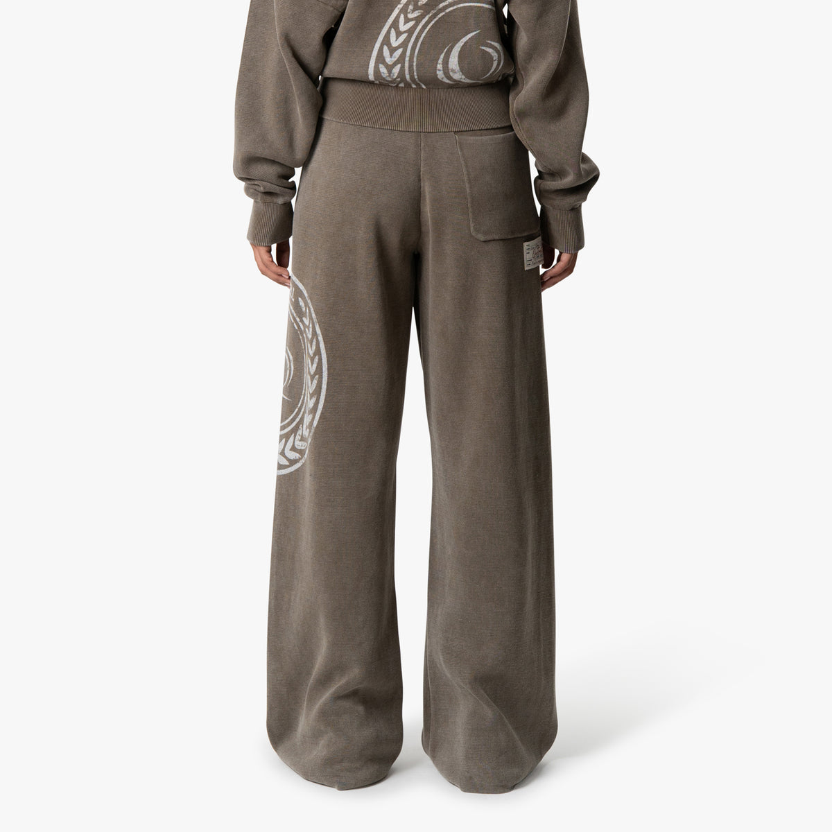 Emblem Jogging Pants in washed brown