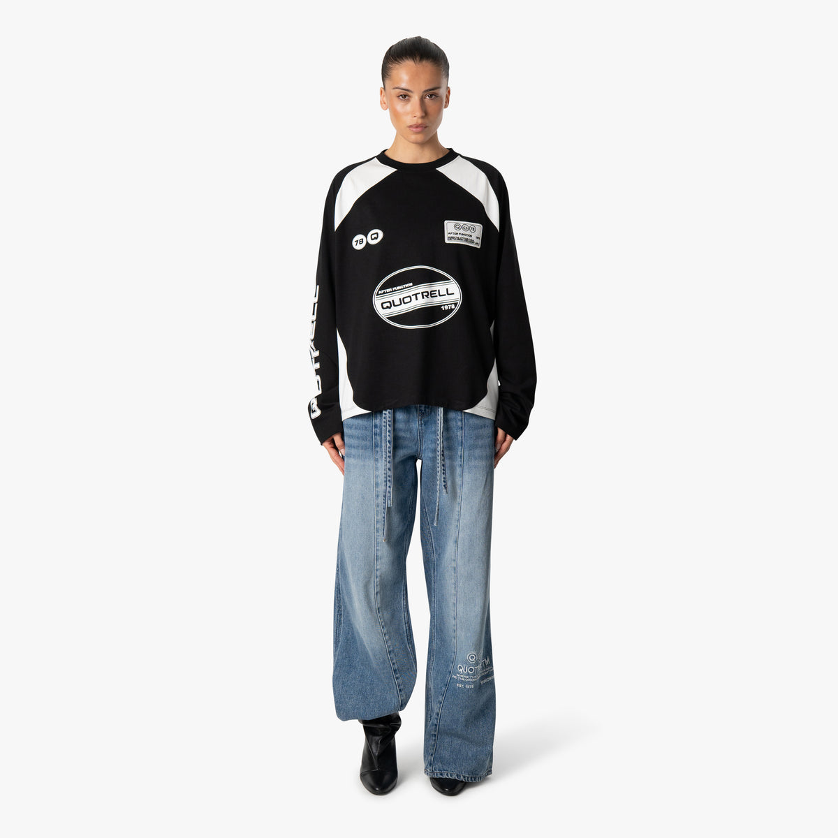 Frame Longsleeve in black and white