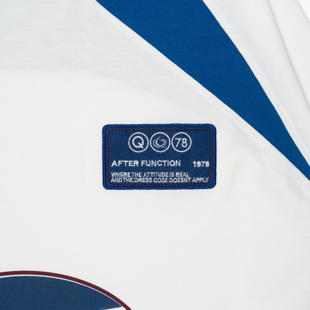 Frame Longsleeve in white and blue