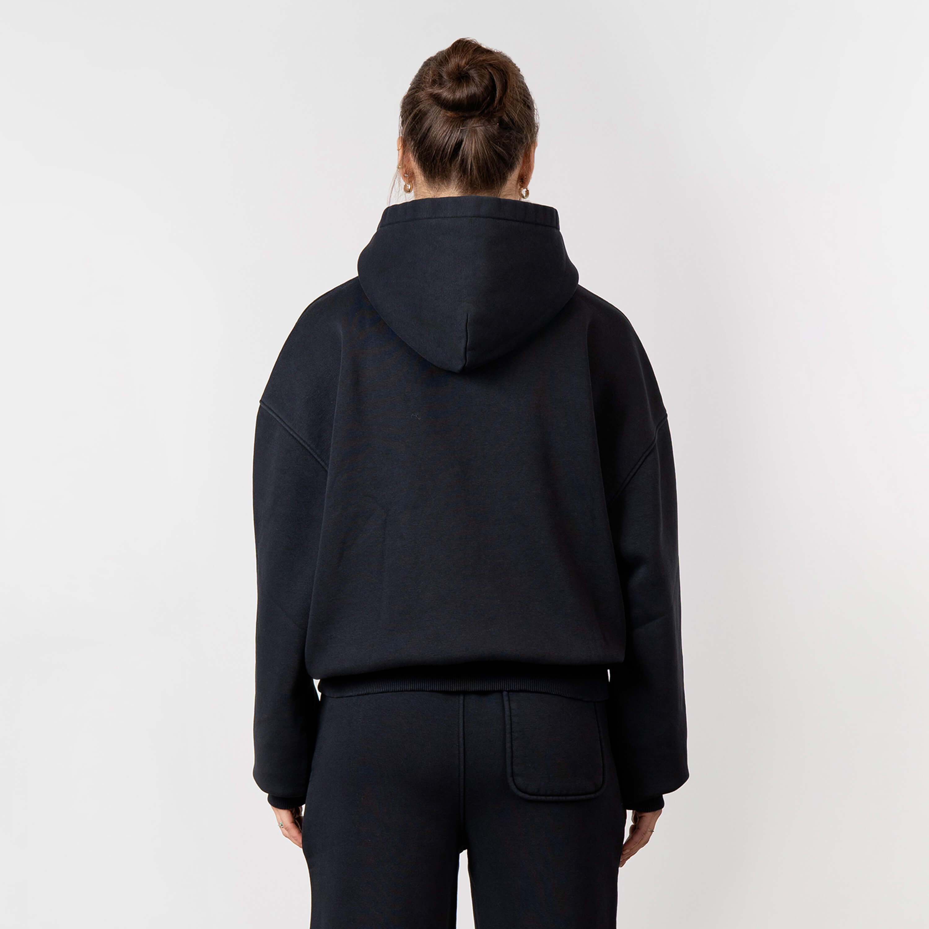 Model is 168 cm and wears size XS
