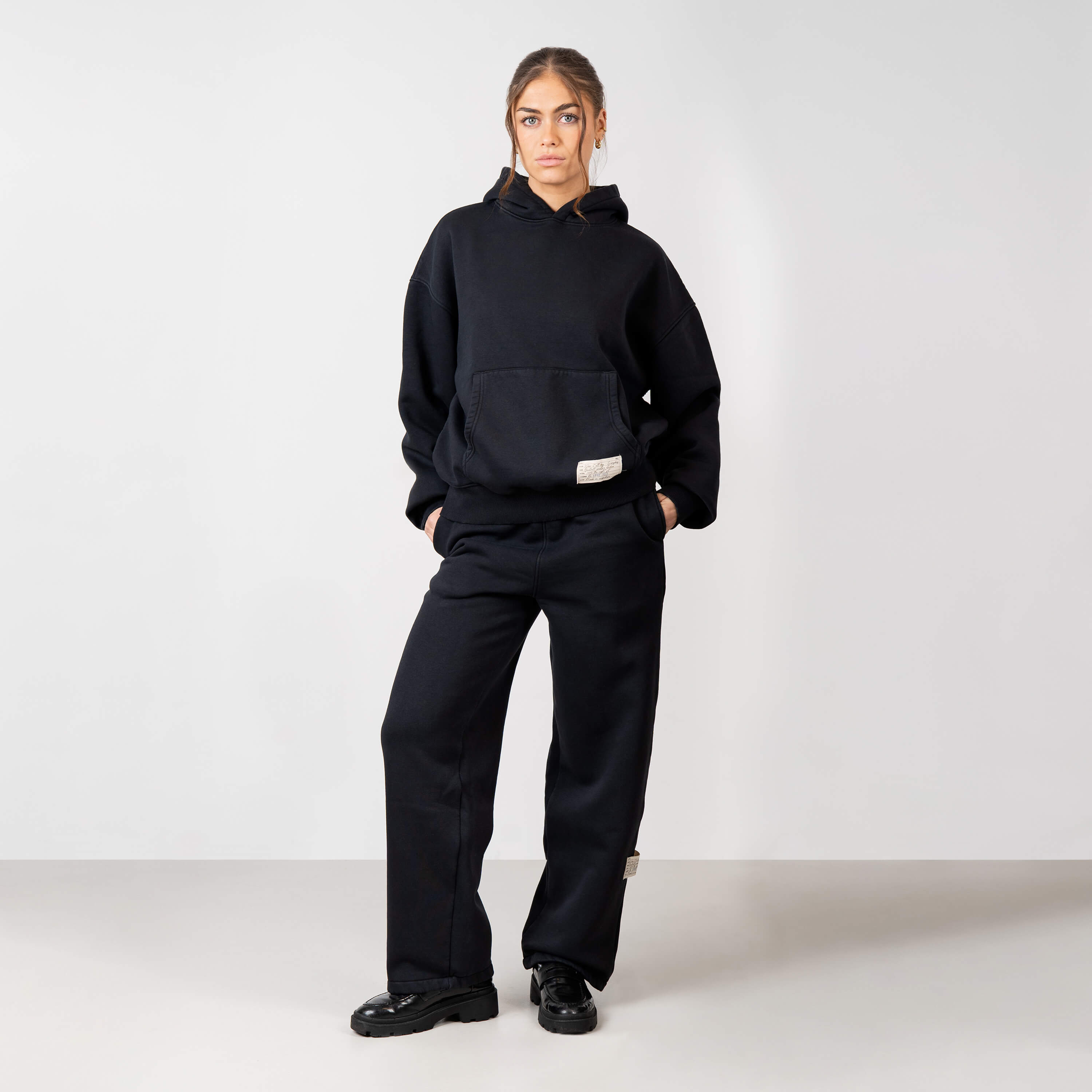 Model is 168 cm and wears size XS
