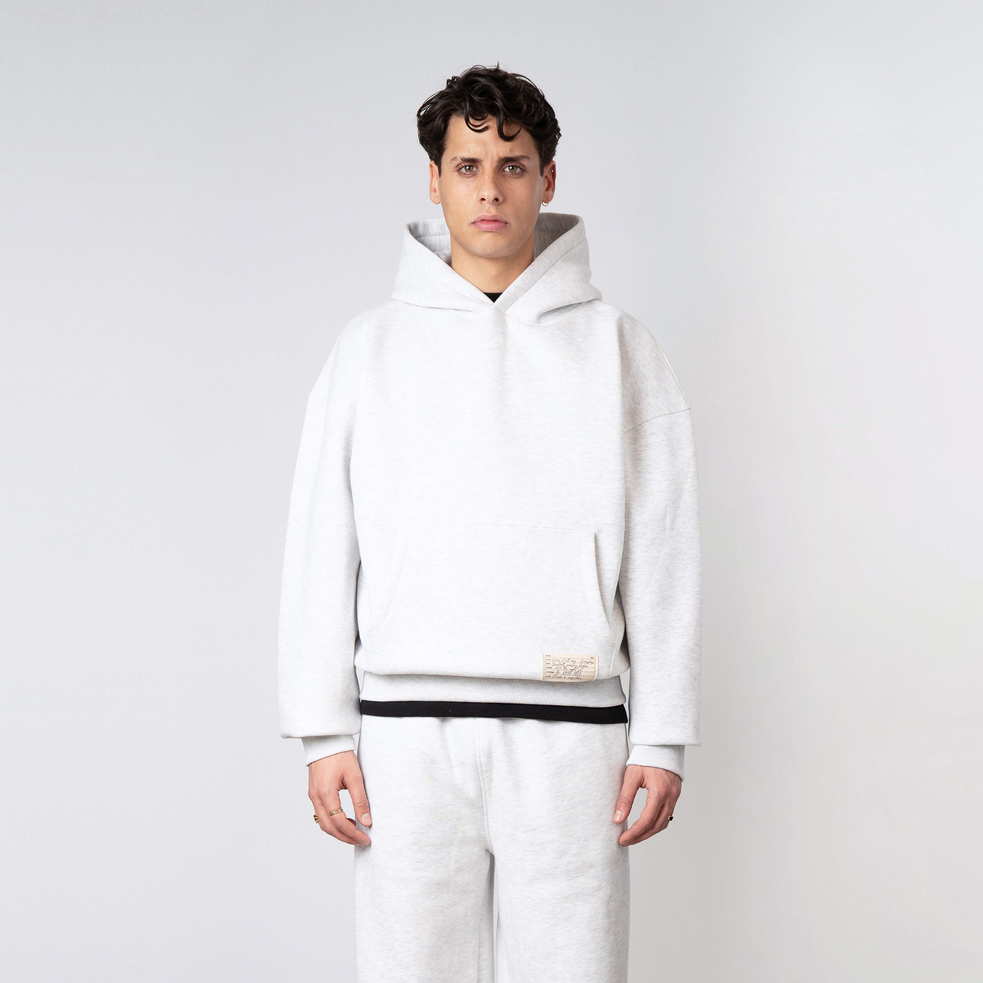 Model is 179 cm, 71 kg, and wears size M
